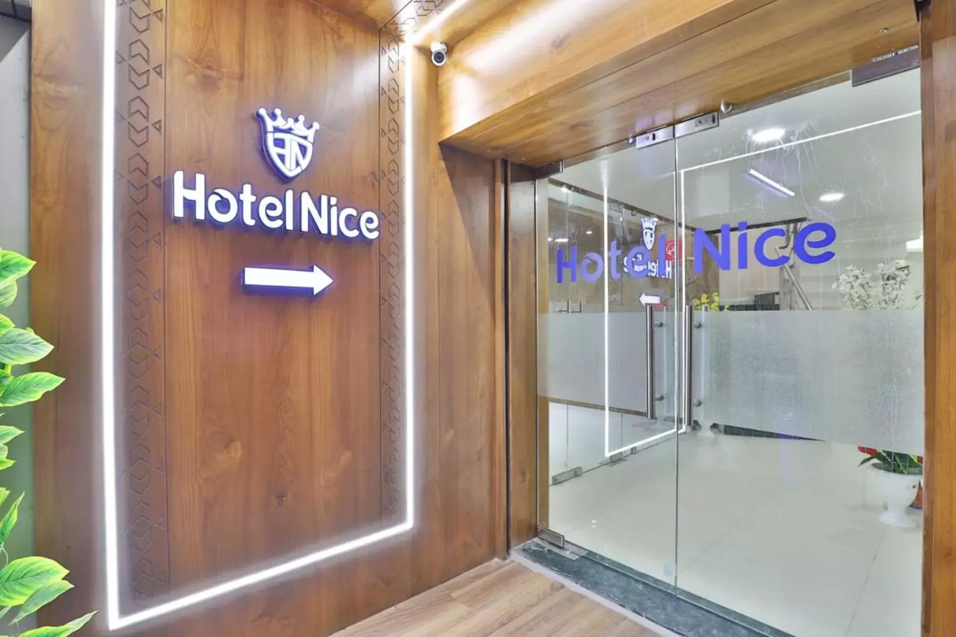 Facade/entrance in Hotel Nice RAILWAY STATION Facade/entrance in Hotel Nice RAILWAY STATION