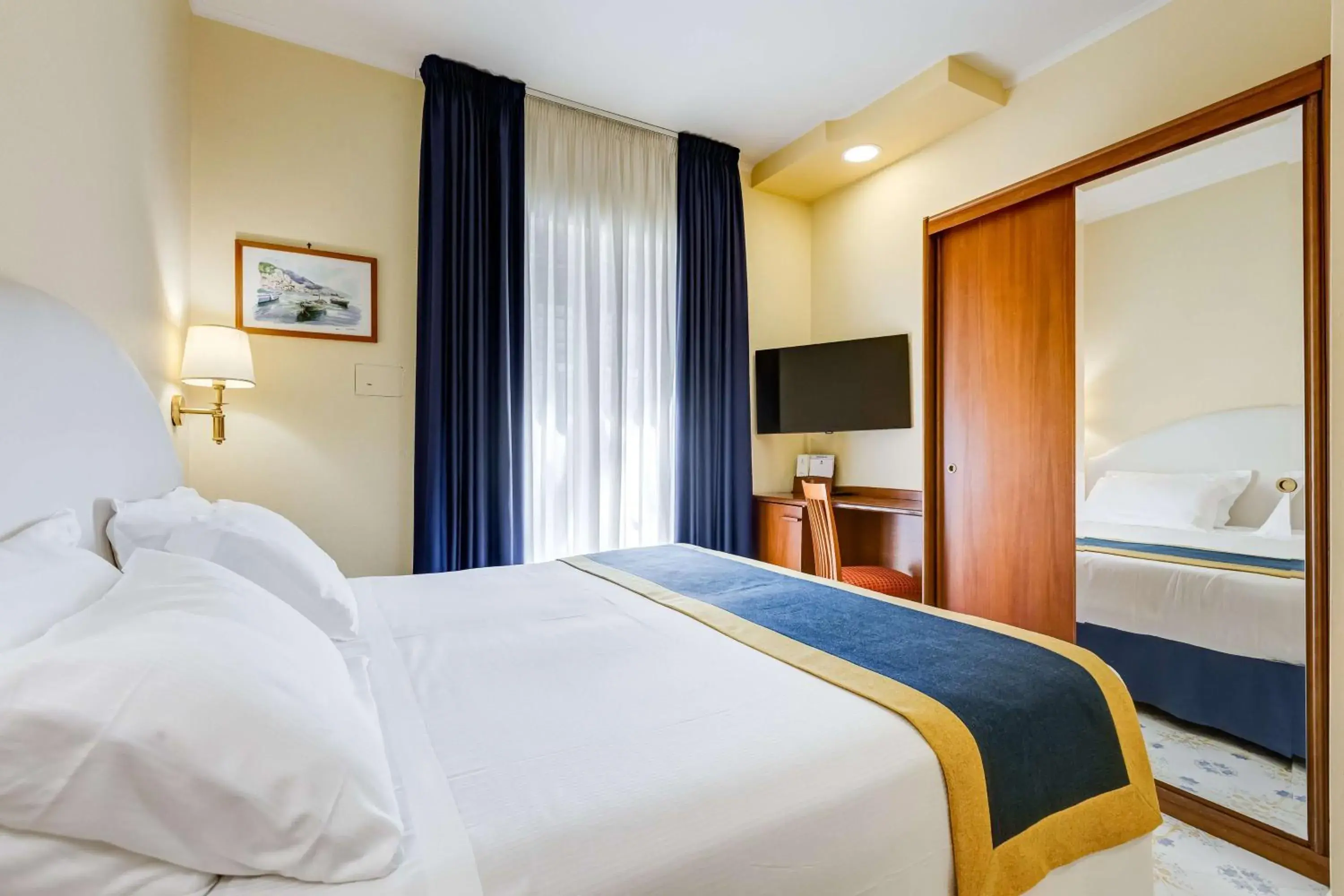 Bedroom, Bed in Best Western Hotel La Solara Bedroom, Bed in Best Western Hotel La Solara