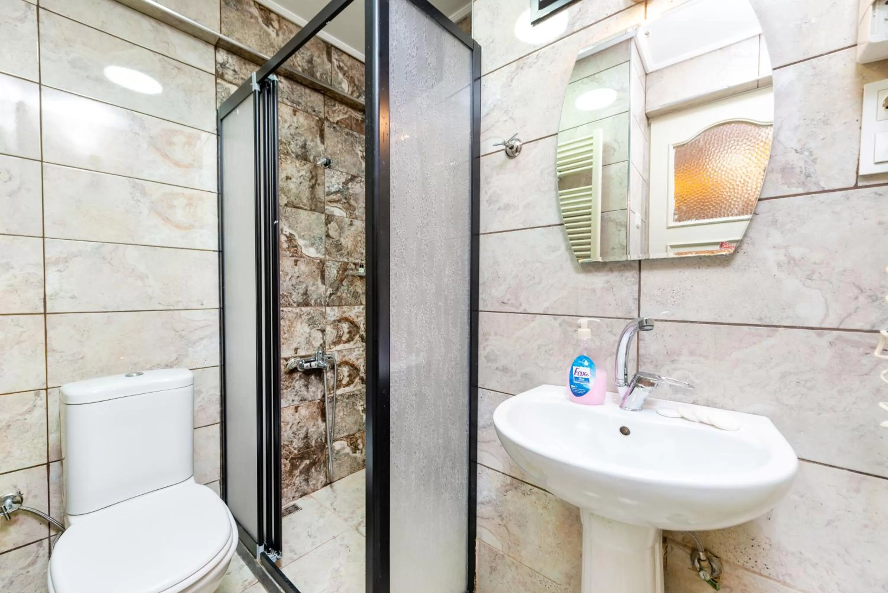 Shower in Kadirga Studios