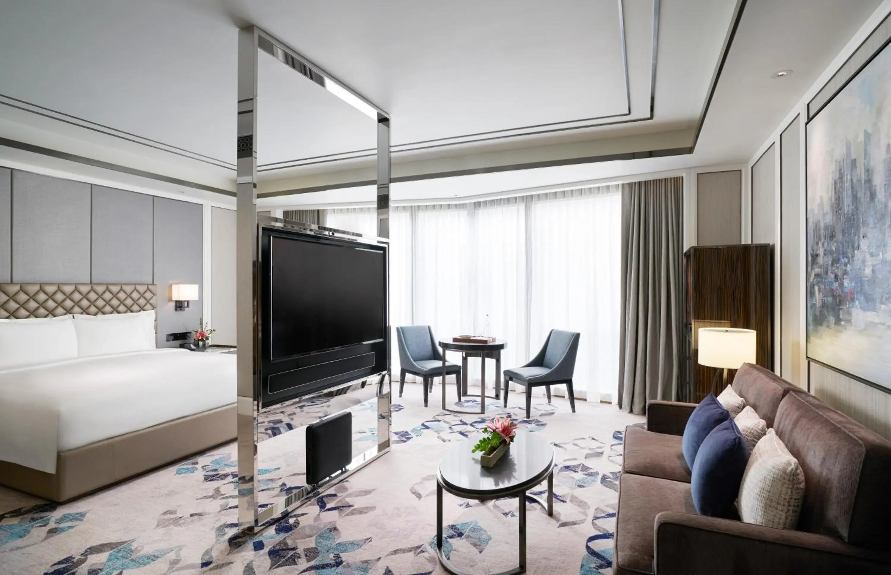 Seating area, TV/Entertainment Center in Hotel Okura Manila