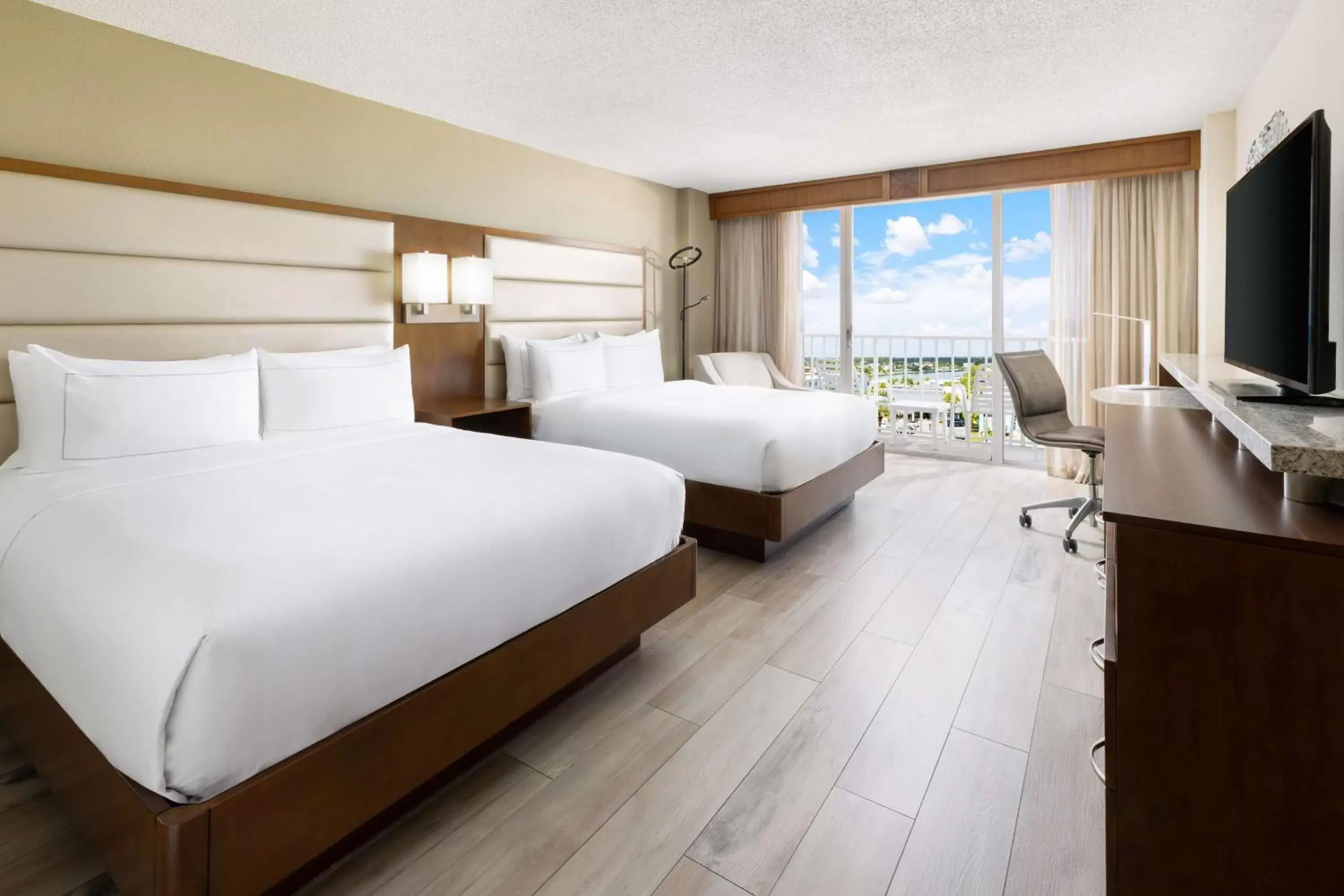Bedroom, Bed in DoubleTree Beach Resort by Hilton Tampa Bay – North Redington Beach