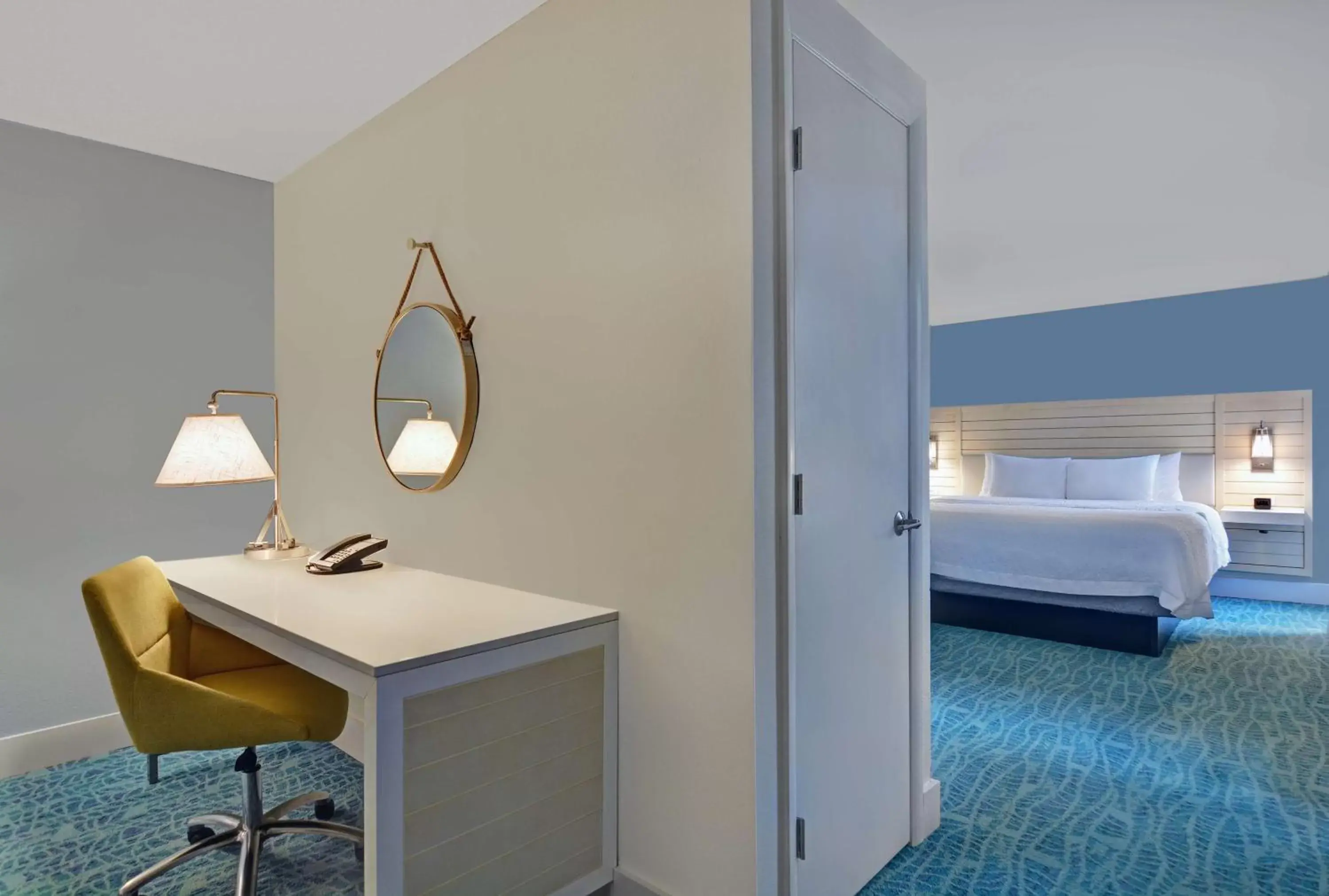 Bedroom, Bathroom in Hampton Inn Oceanfront Jacksonville Beach