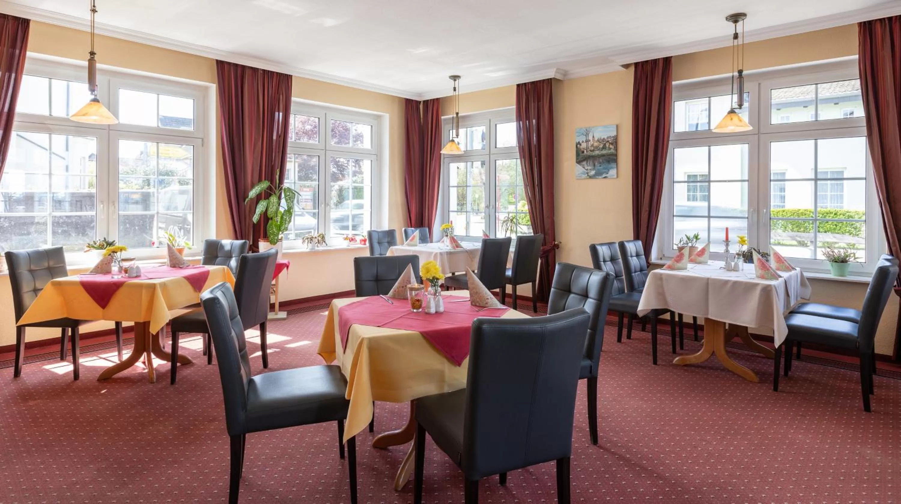 Restaurant/places to eat in Hotel am Wariner See