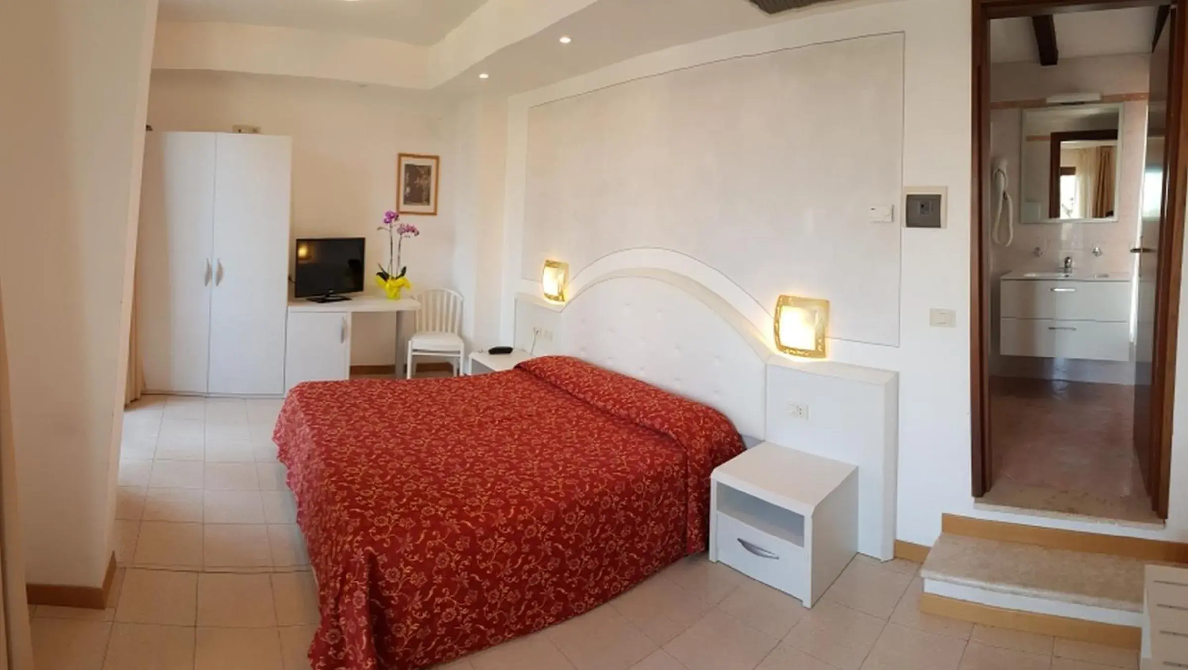 Photo of the whole room, Bed in Hotel Piccolo Paradiso