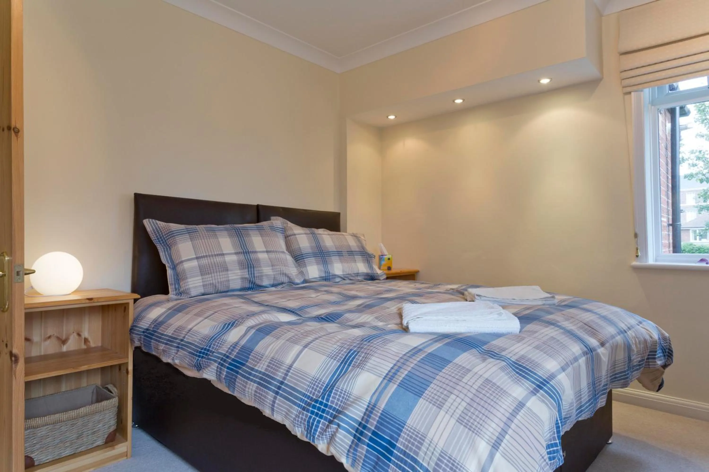 Bed in Poplar House Serviced Apartments