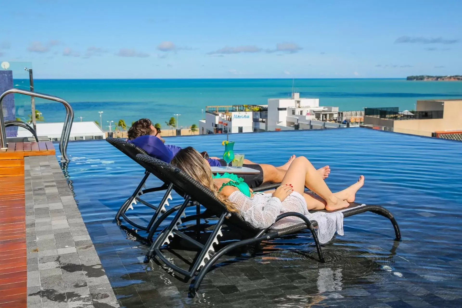 Swimming pool in Quality Suítes João Pessoa Swimming pool in Quality Suítes João Pessoa