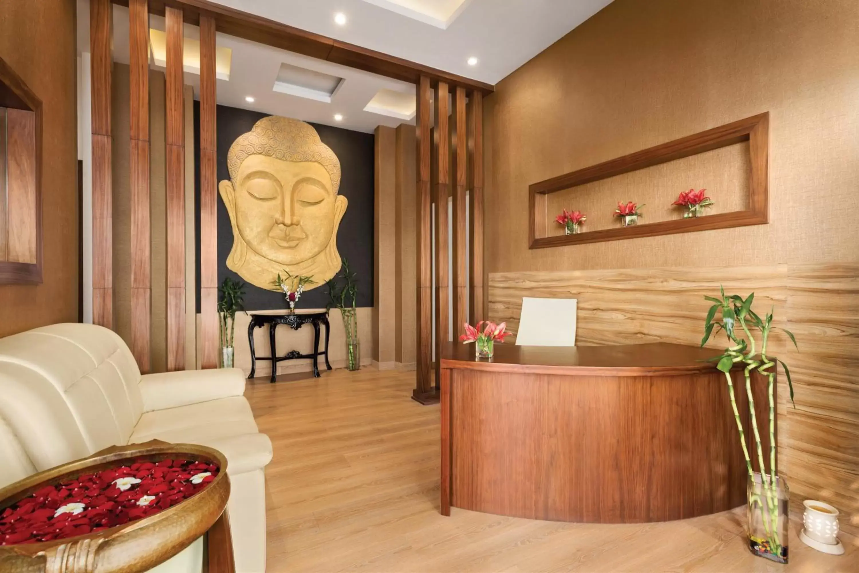 Spa and wellness centre/facilities, Lobby/Reception in Ramada Plaza By Wyndham Agra