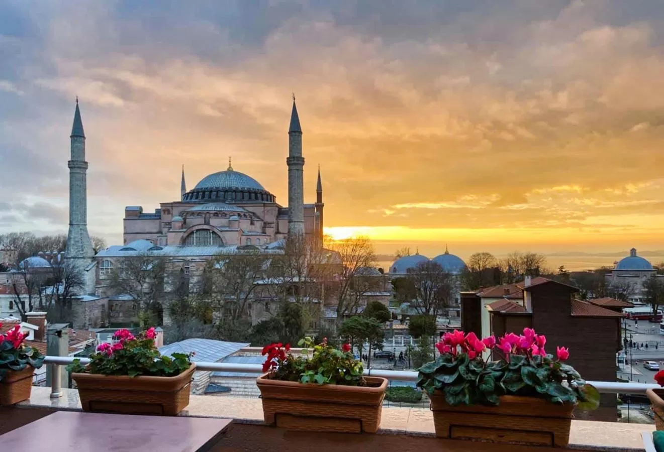 Restaurant/places to eat in The And Hotel Sultanahmet - Special Category