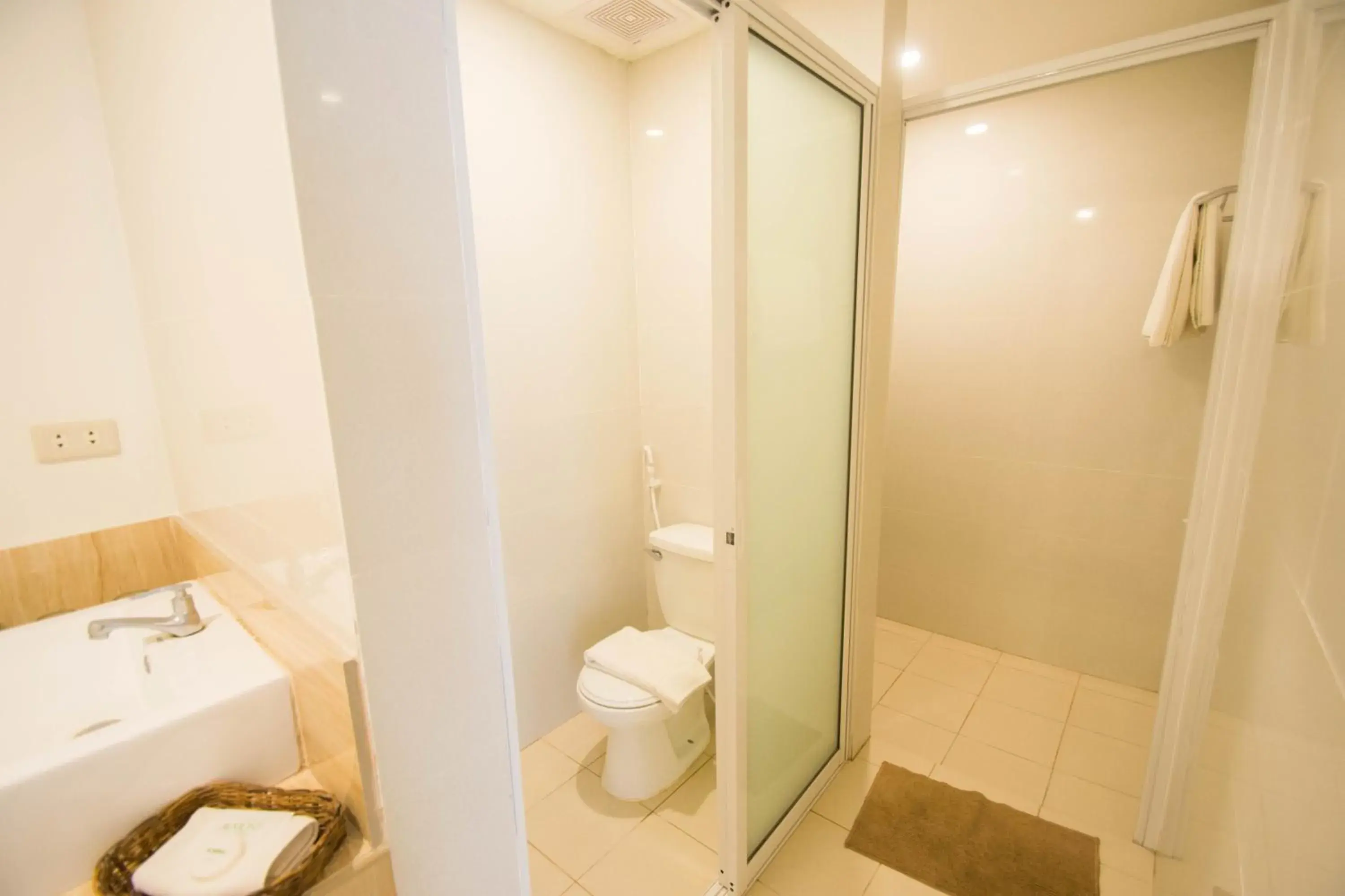 Shower, Bathroom in Almont Inland Resort