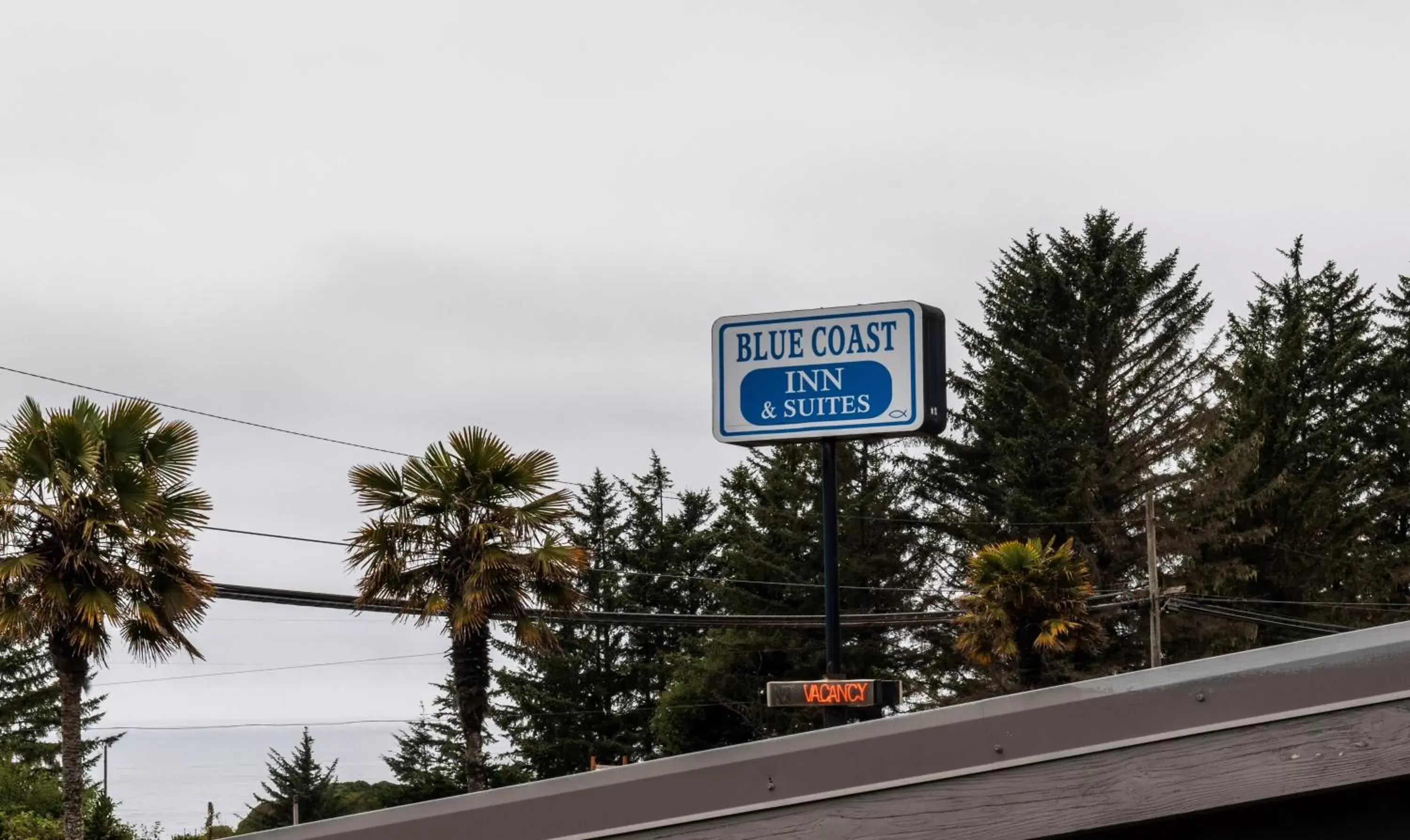 Logo/Certificate/Sign in Blue Coast Inn & Suites