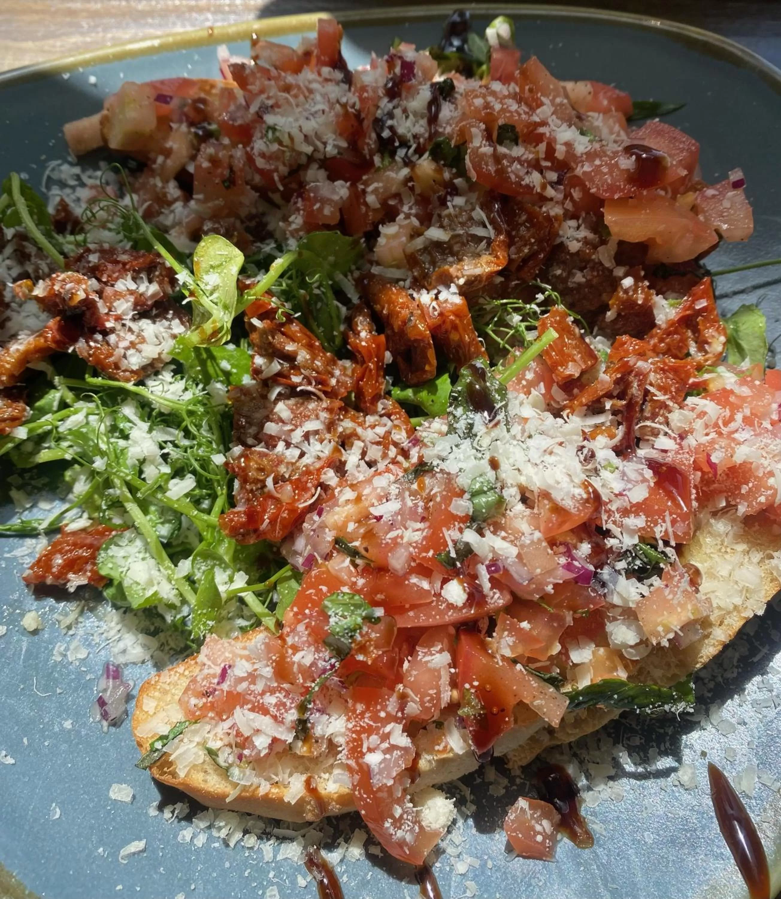 Food and drinks in Beach Green Hotel