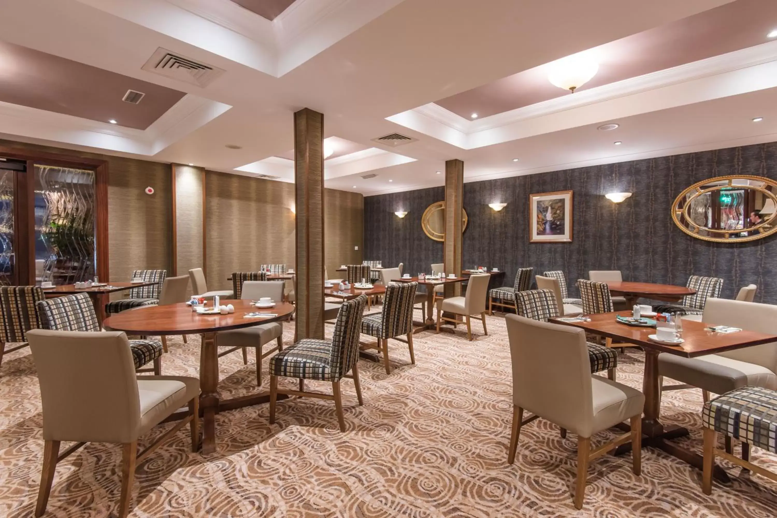 Restaurant/Places to Eat in Dunsilly Hotel