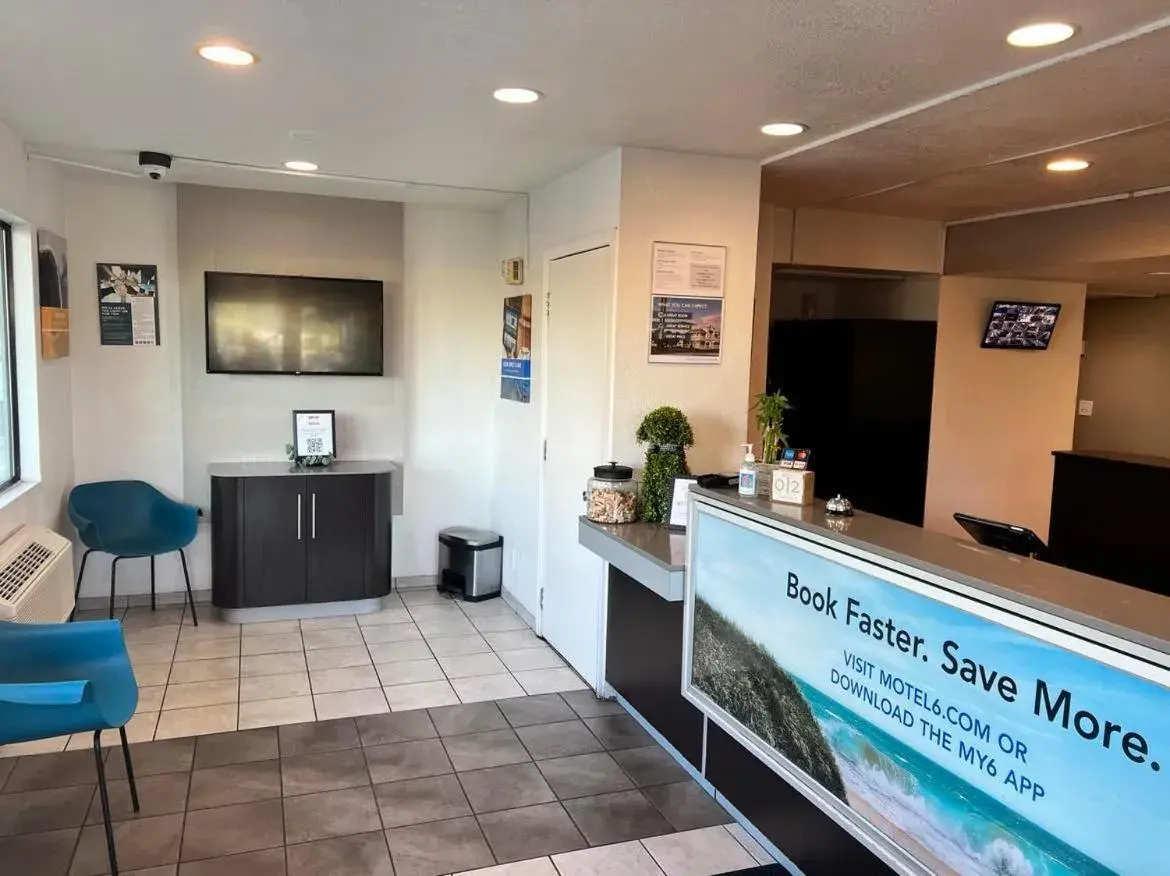 Lobby or reception, Lobby/Reception in Motel 6-Lakeland, FL