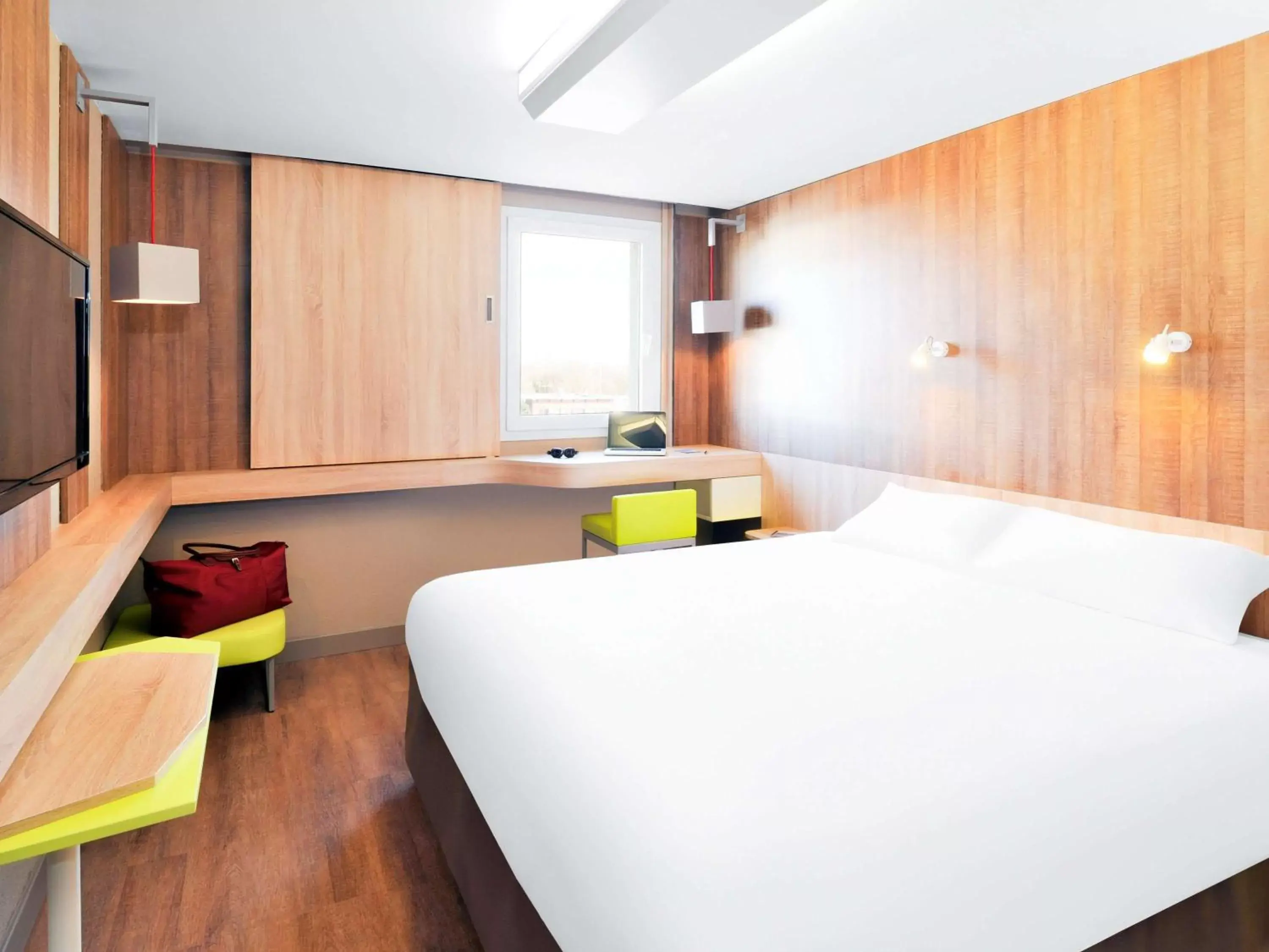 Photo of the whole room, Bed in Ibis Styles Lille Marcq En Baroeul