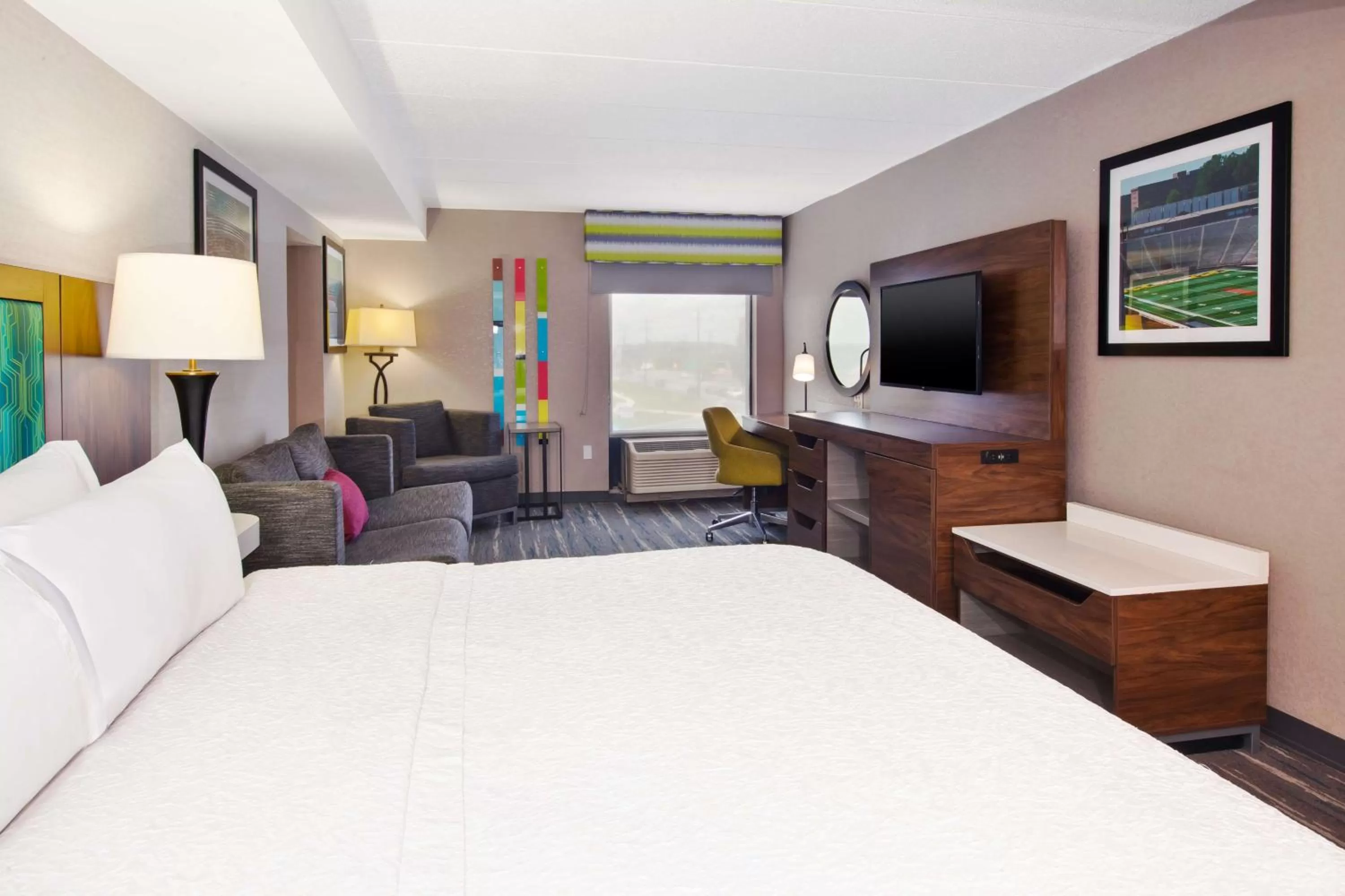 Bedroom, Bed in Hampton Inn College Park