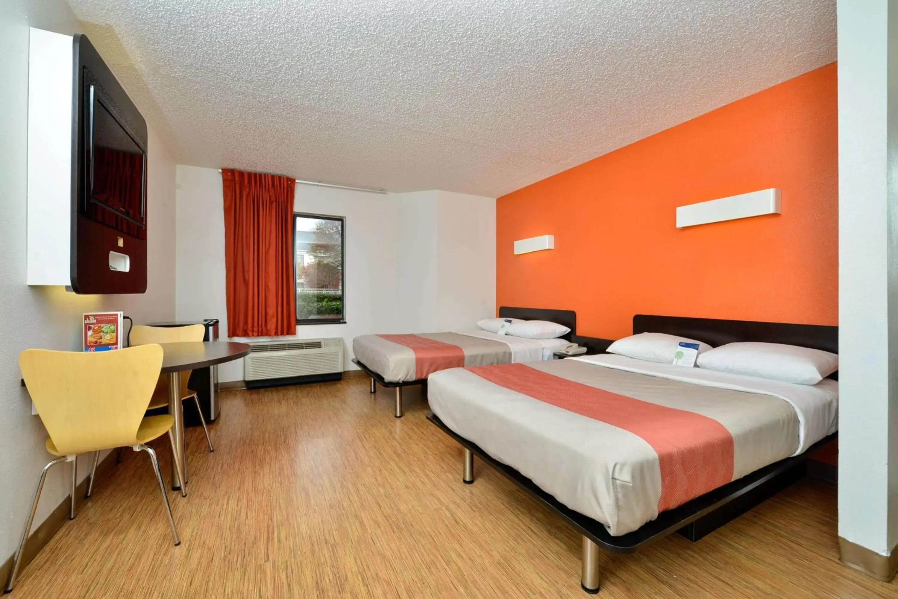 Photo of the whole room, Room Photo in Motel 6-Plano, TX - West - Frisco