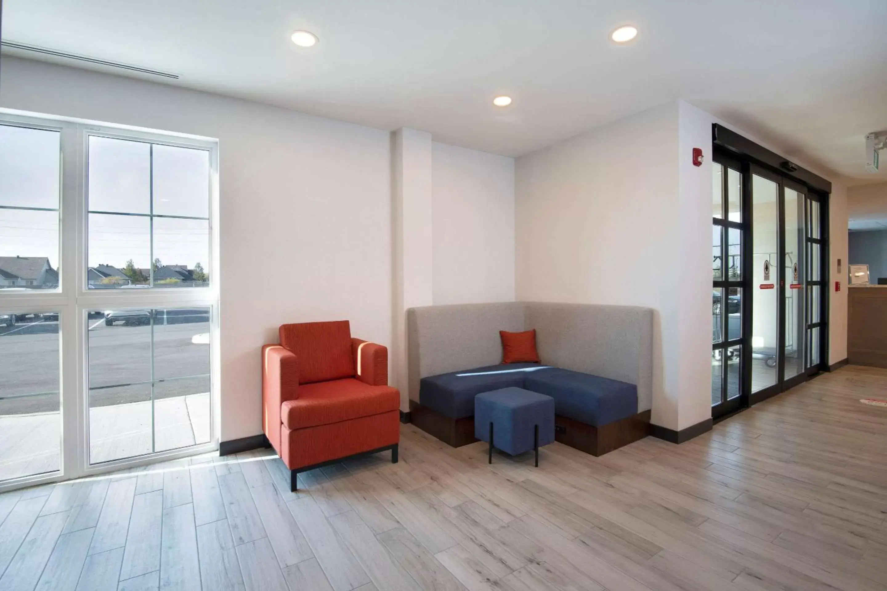 Lobby or reception, Seating Area in Comfort Inn & Suites