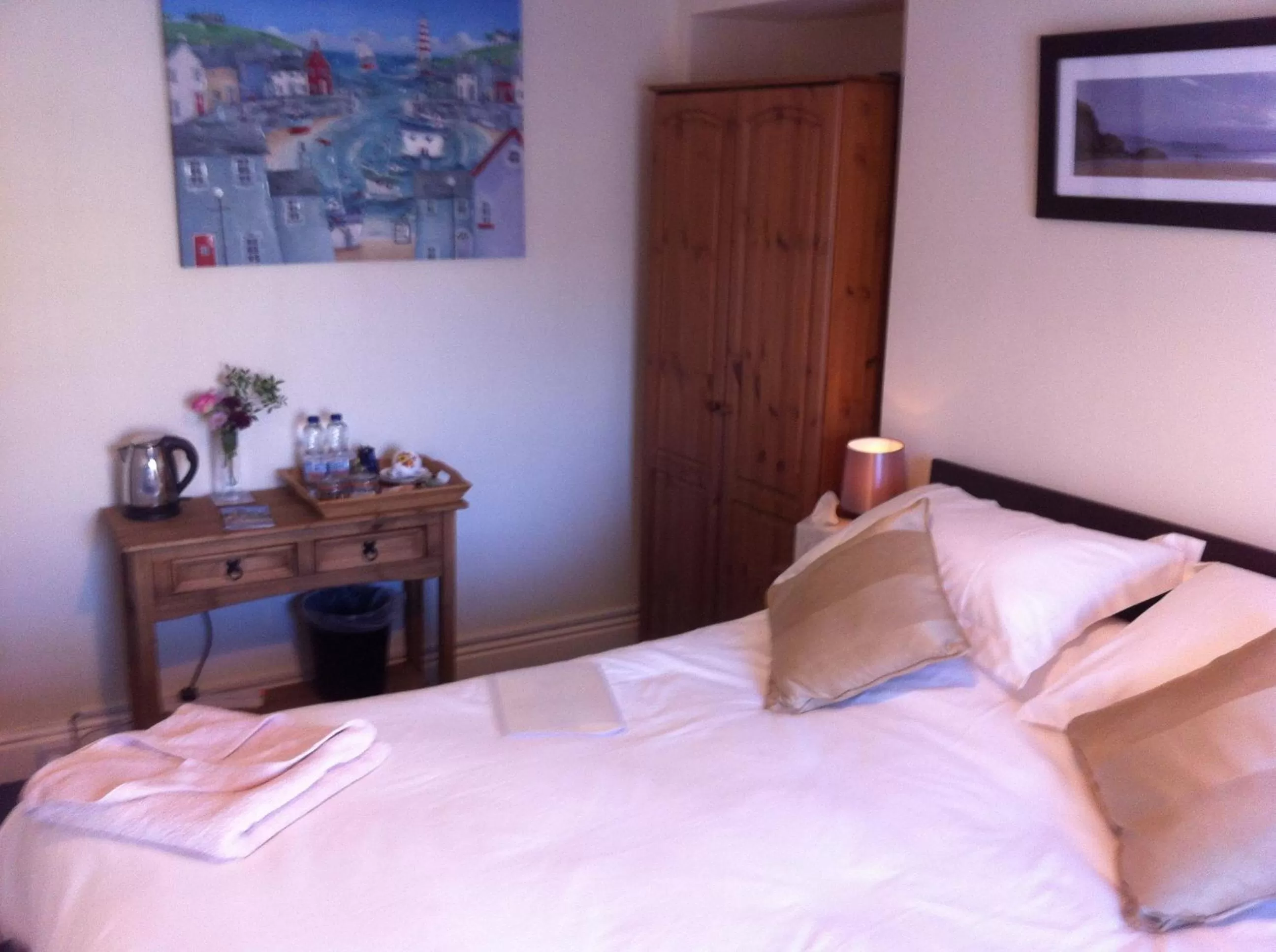 Coffee/tea facilities, Bed in The New Court Inn