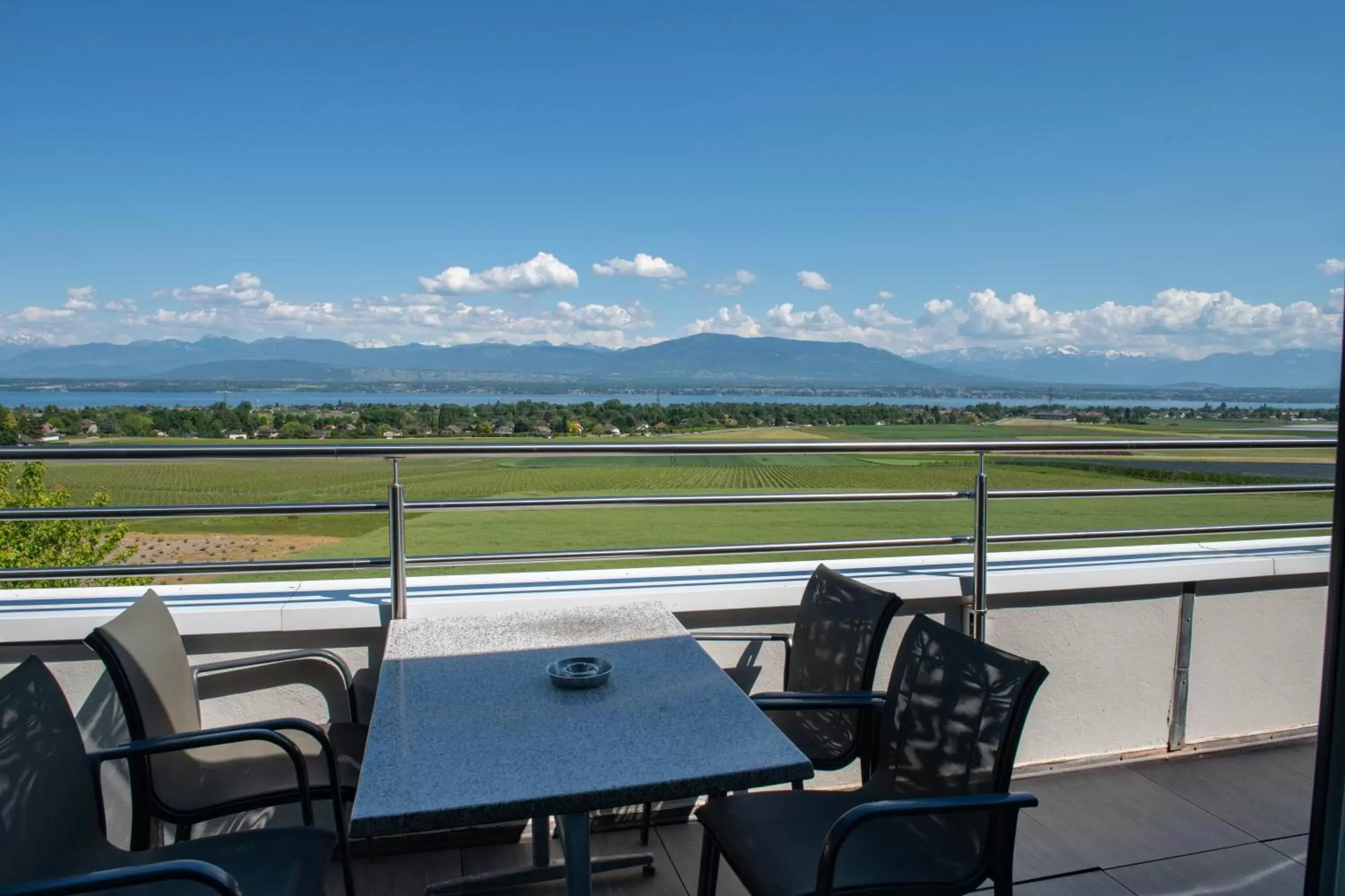 Balcony/Terrace in Everness Hotel & Resort