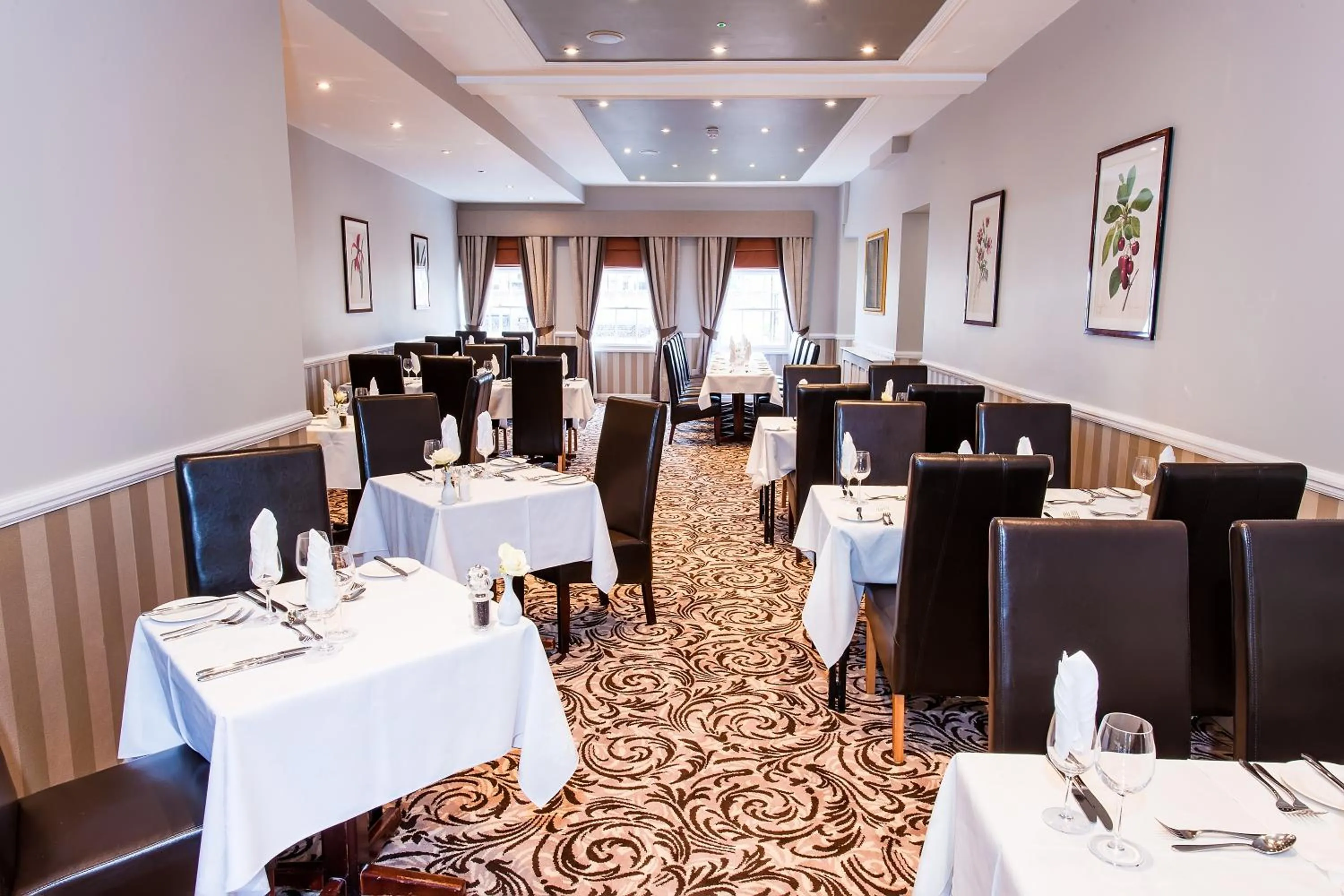 Restaurant/places to eat in Lysses House Hotel