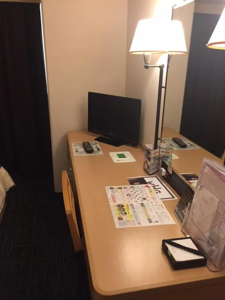 Photo of the whole room, TV/Entertainment Center in Canal City Fukuoka Washington Hotel