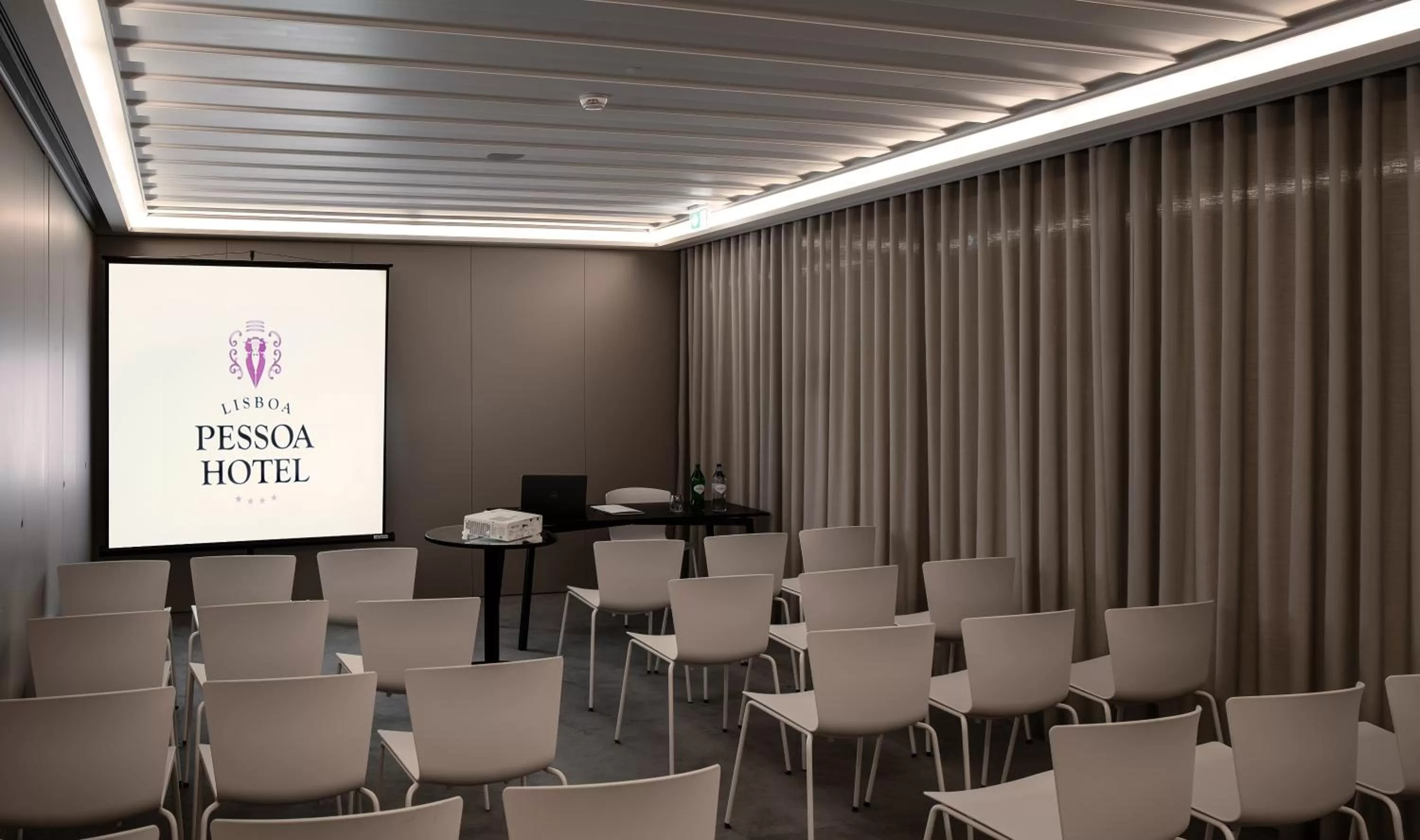 Property logo or sign in Lisboa Pessoa Hotel