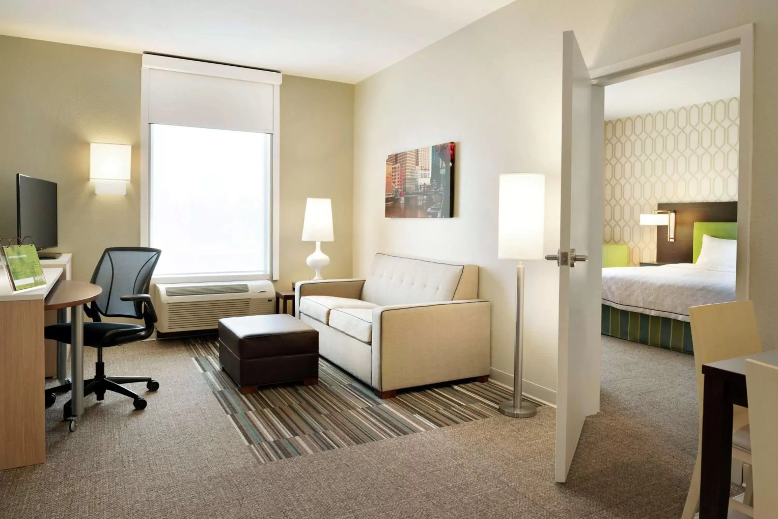 Bedroom in Home2 Suites by Hilton Milwaukee Brookfield