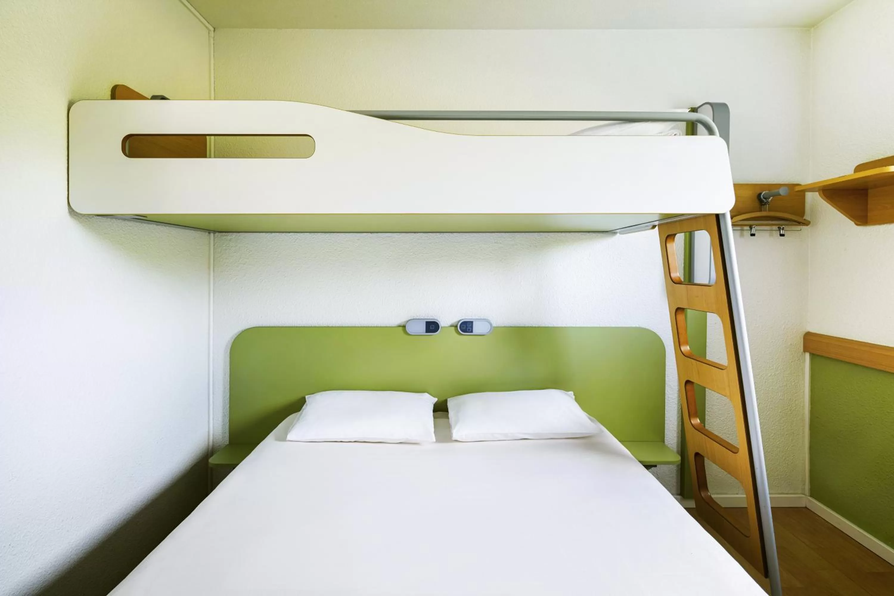 bunk bed, Bed in ibis budget Chartres