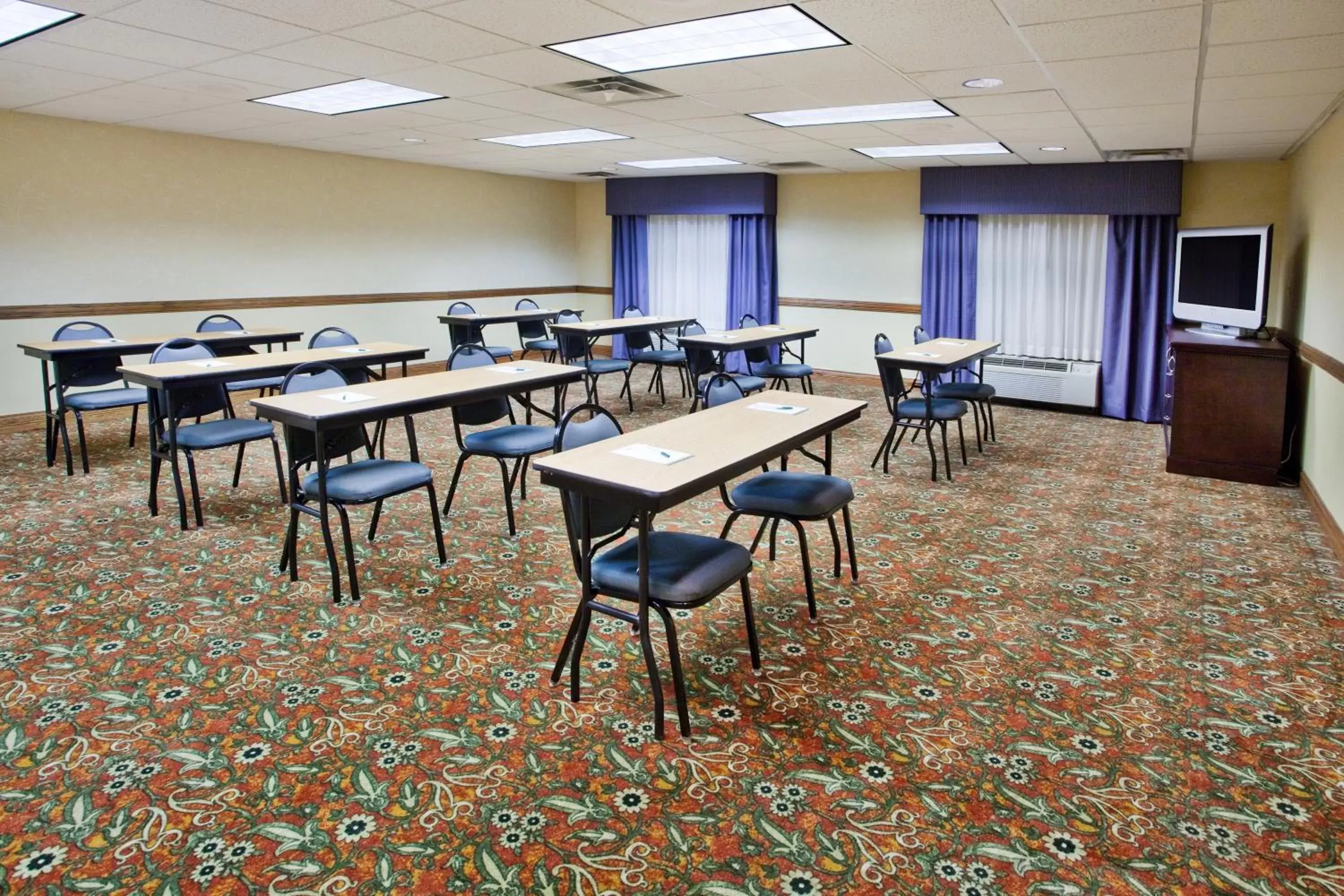 Meeting/conference room in Country Inn & Suites by Radisson, Columbus, GA