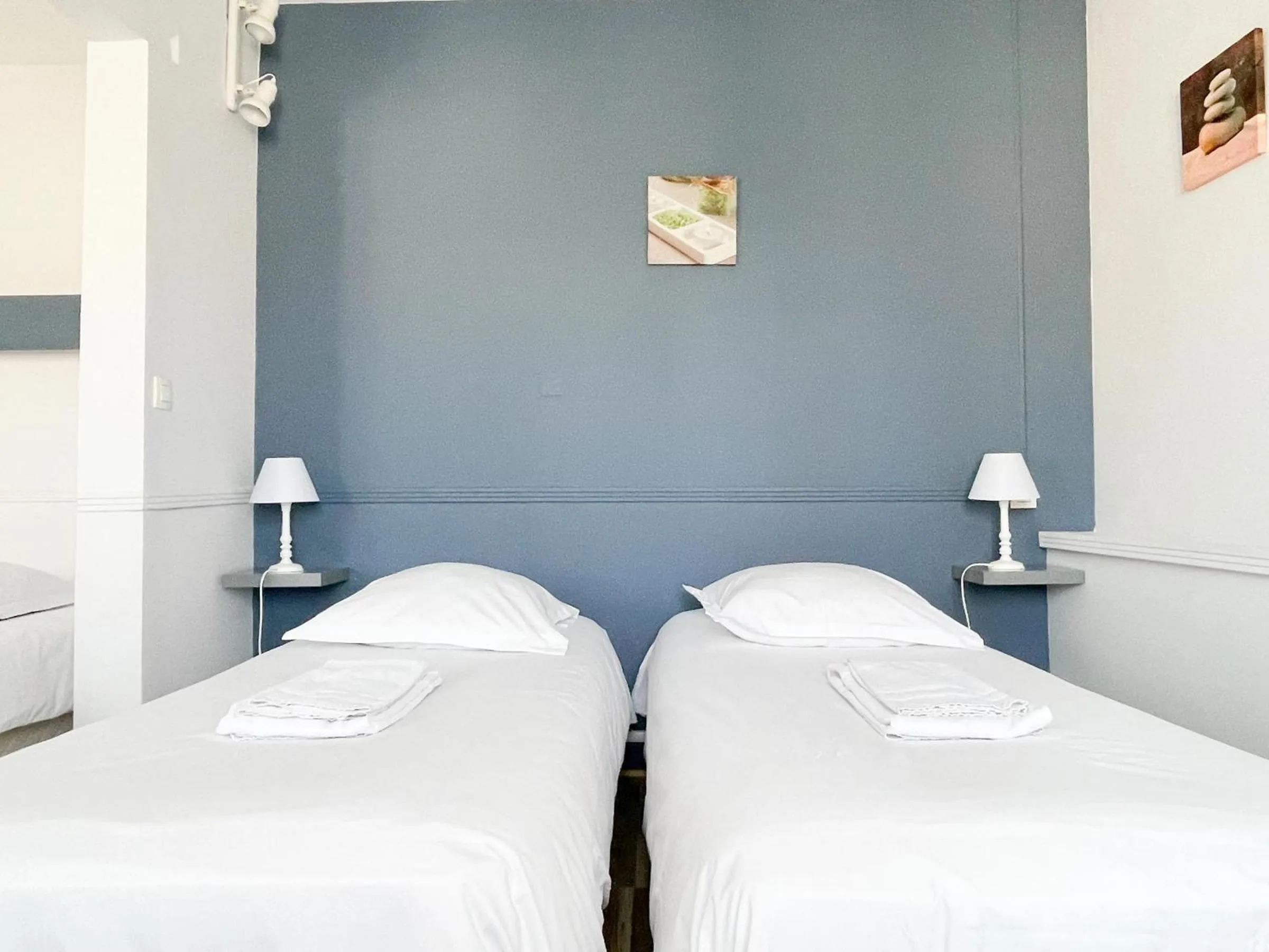 Bedroom, Bed in La Marine