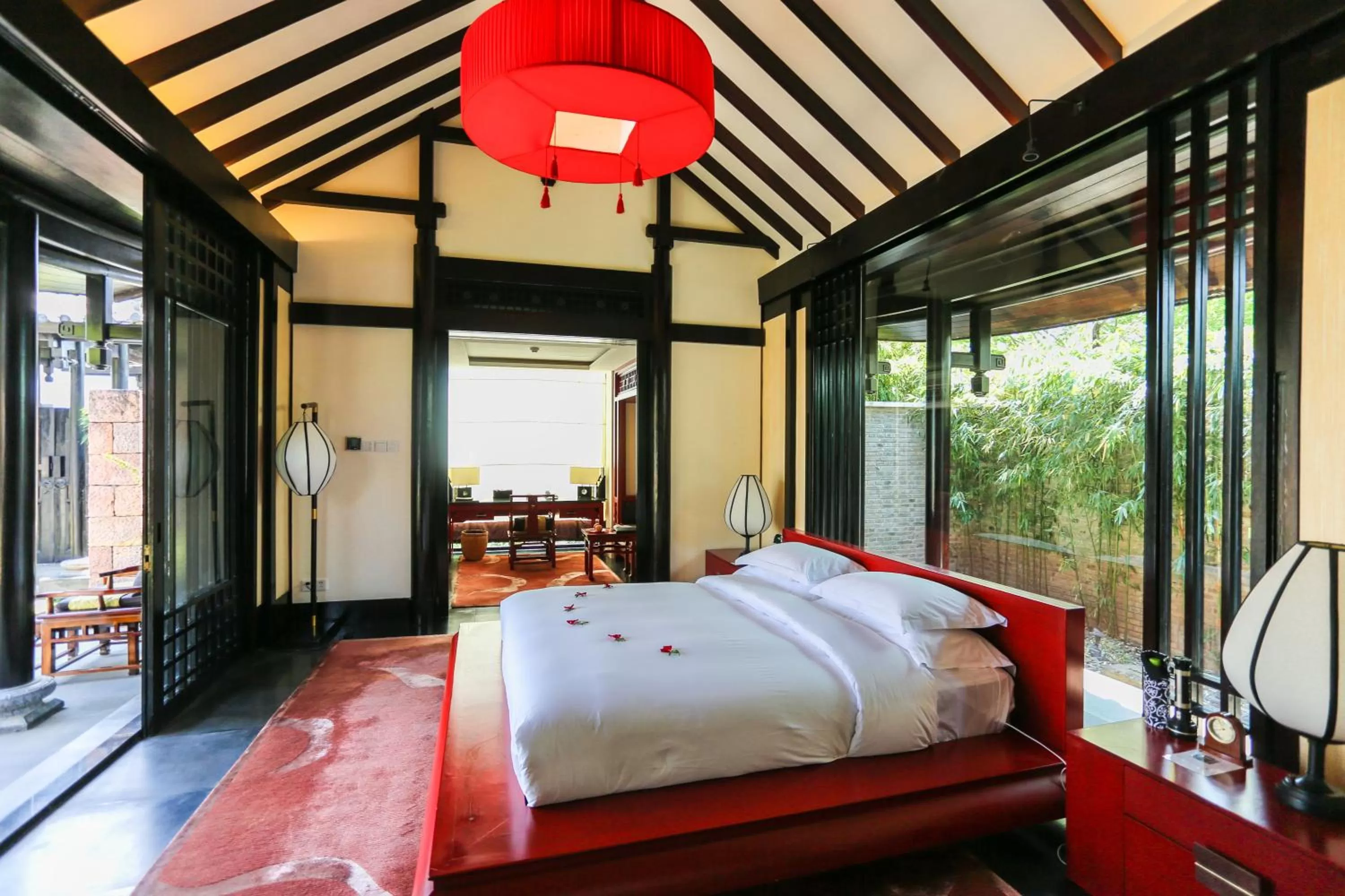 Living room, Bed in Banyan Tree Lijiang