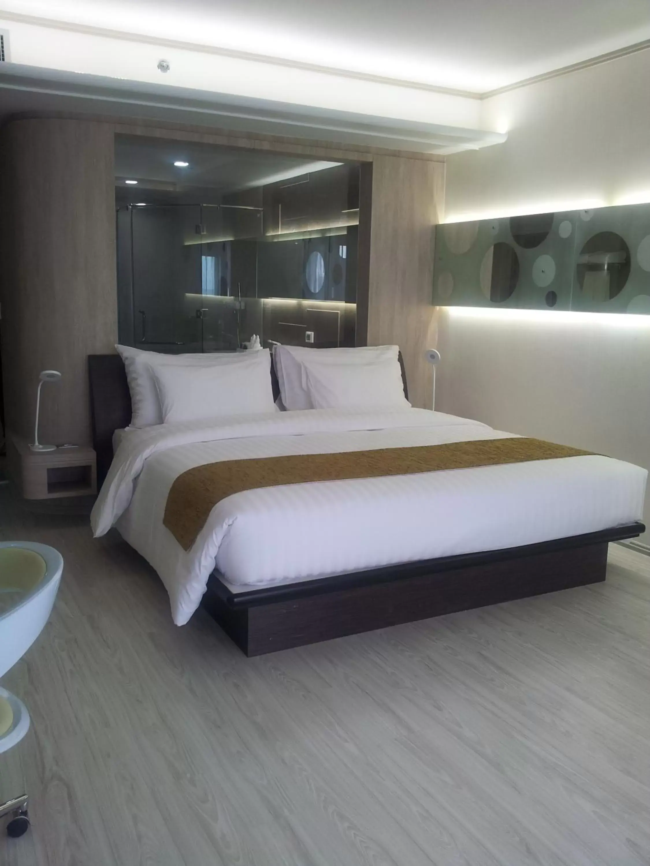 Bed in Pattaya Discovery Beach Hotel - SHA Extra Plus