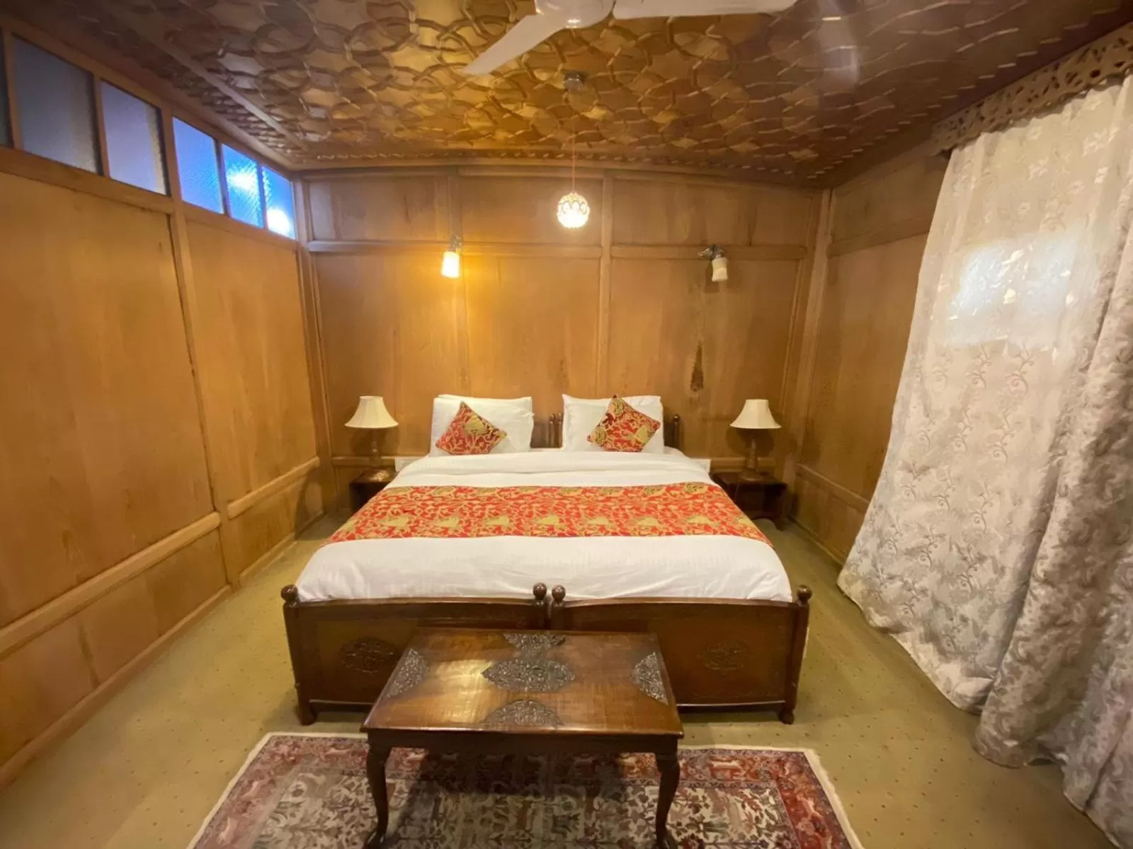 Bedroom, Bed in Nazneen Group Of Houseboats