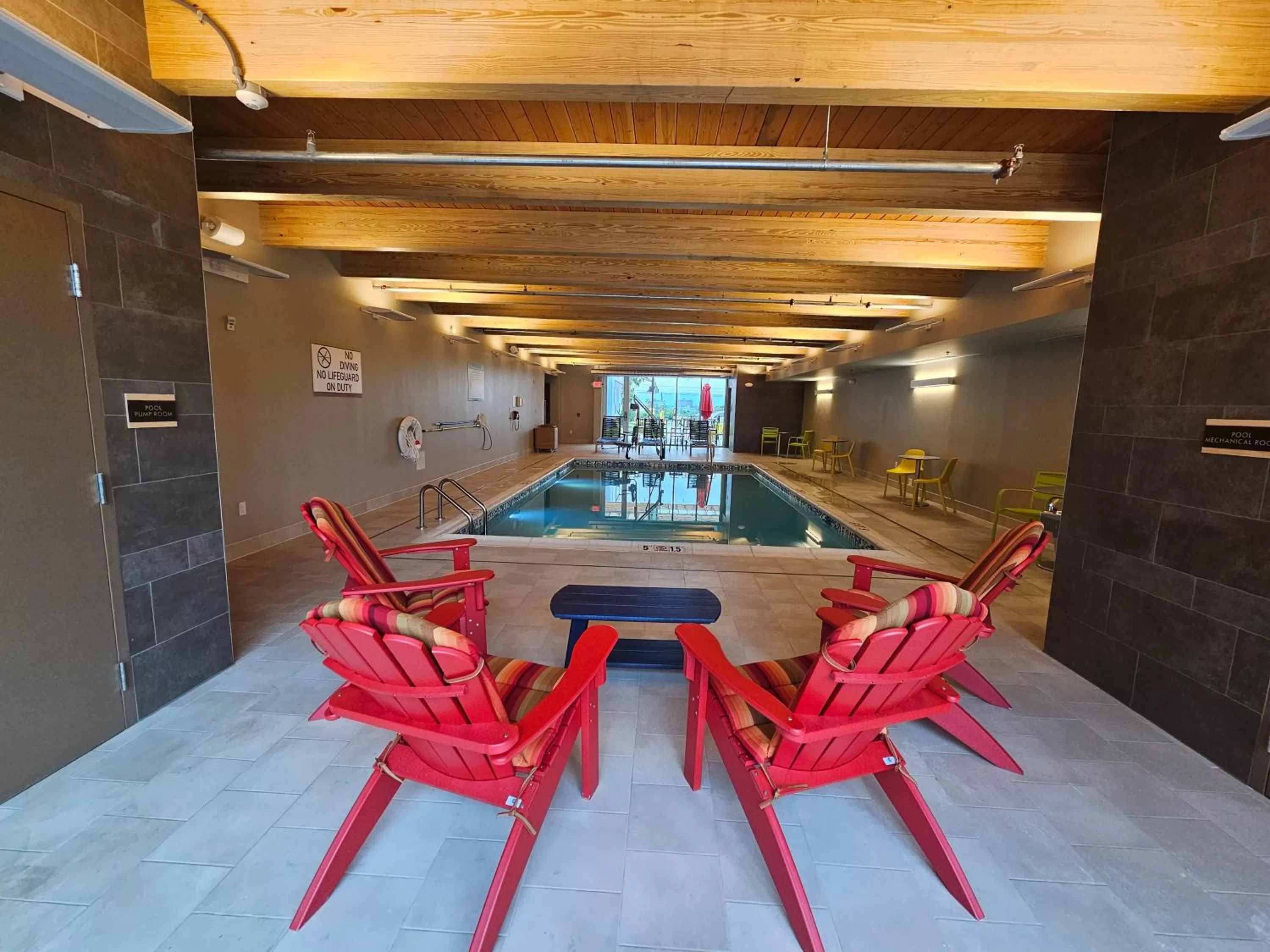 Swimming pool in Home2 Suites By Hilton Allentown Bethlehem Airport