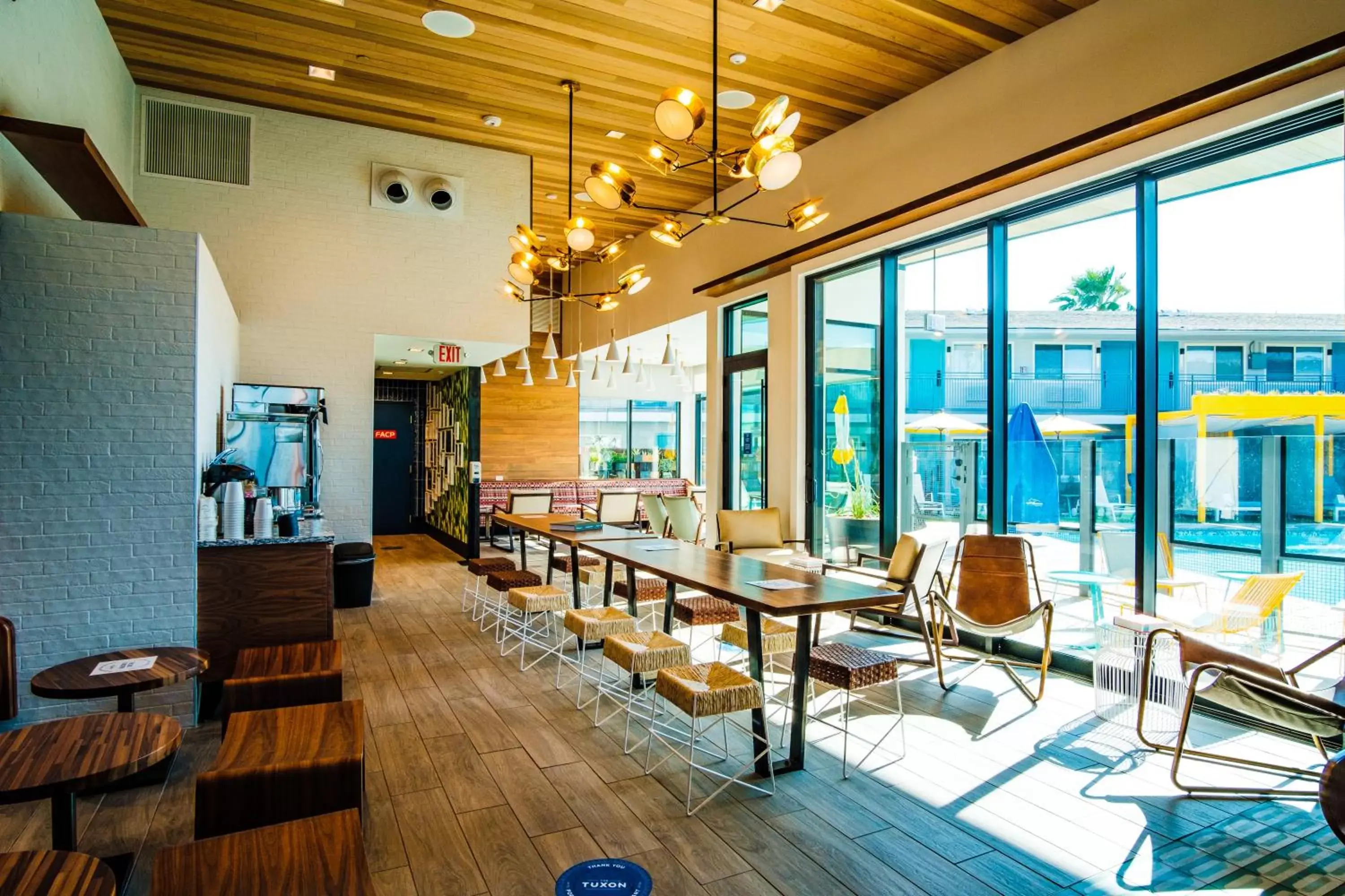 Lounge or bar in voco The Tuxon by IHG Lounge or bar in voco The Tuxon by IHG