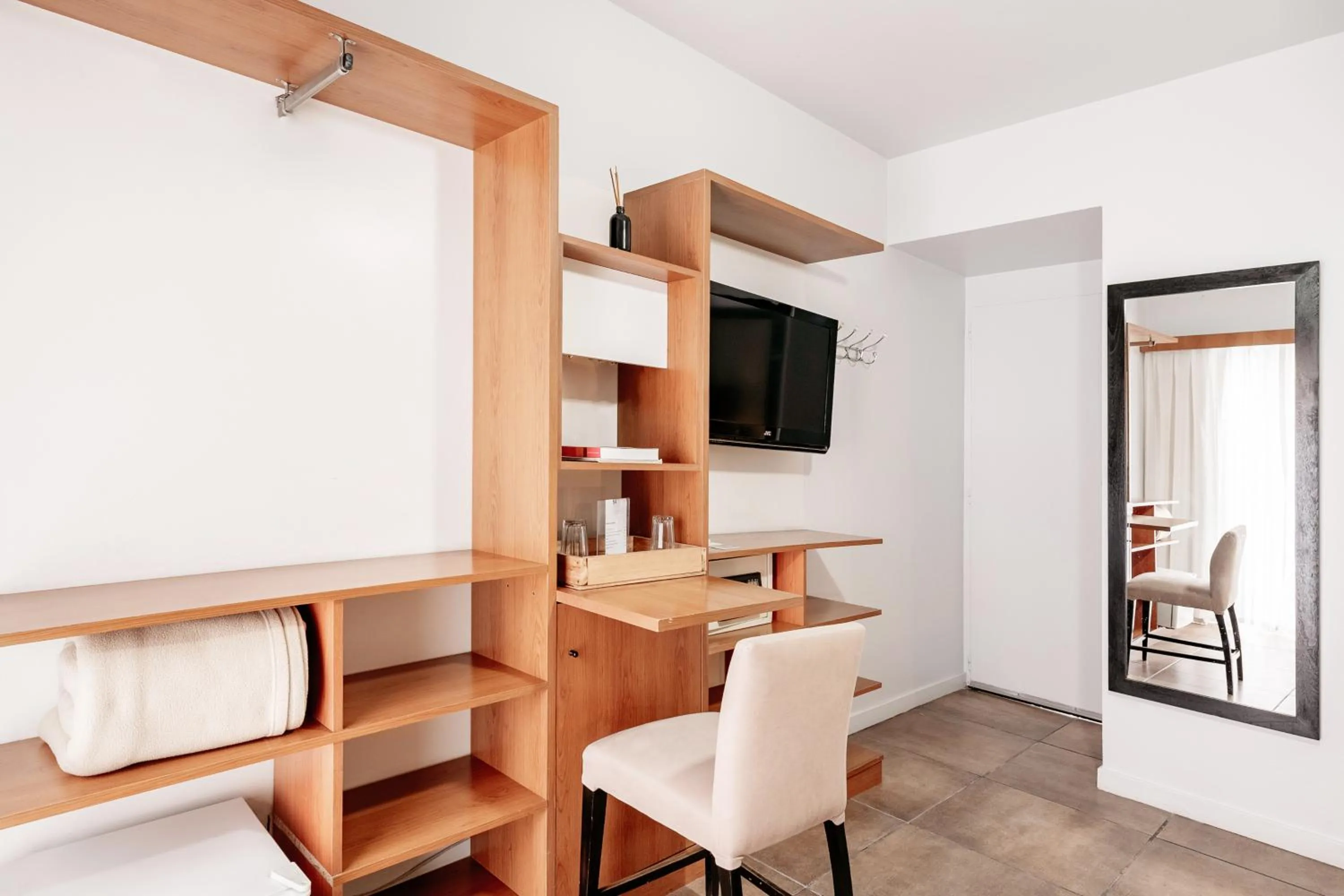 Bedroom, Bed in 5411 Soho Hotel