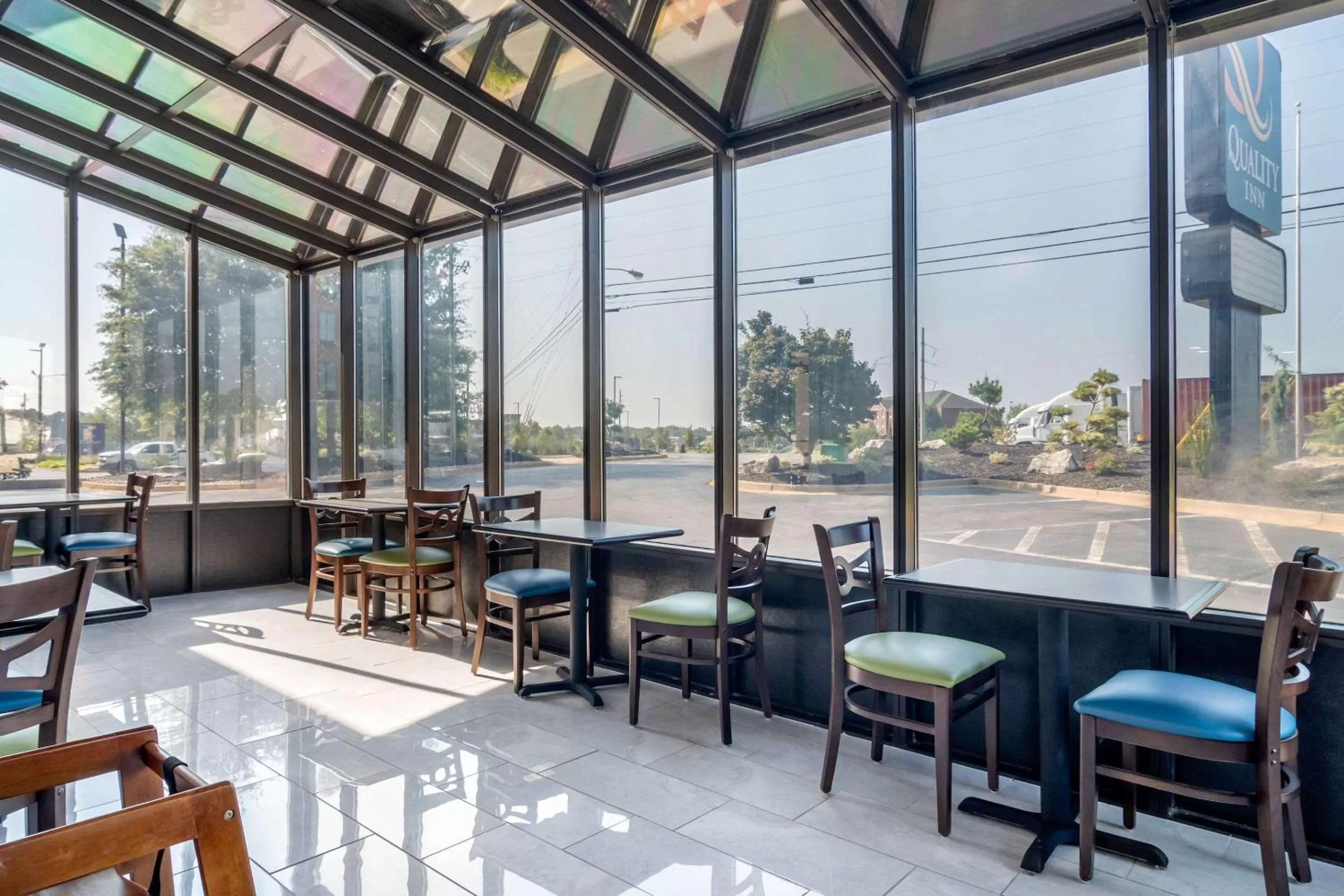 Restaurant/places to eat in Quality Inn McDonough Atlanta South