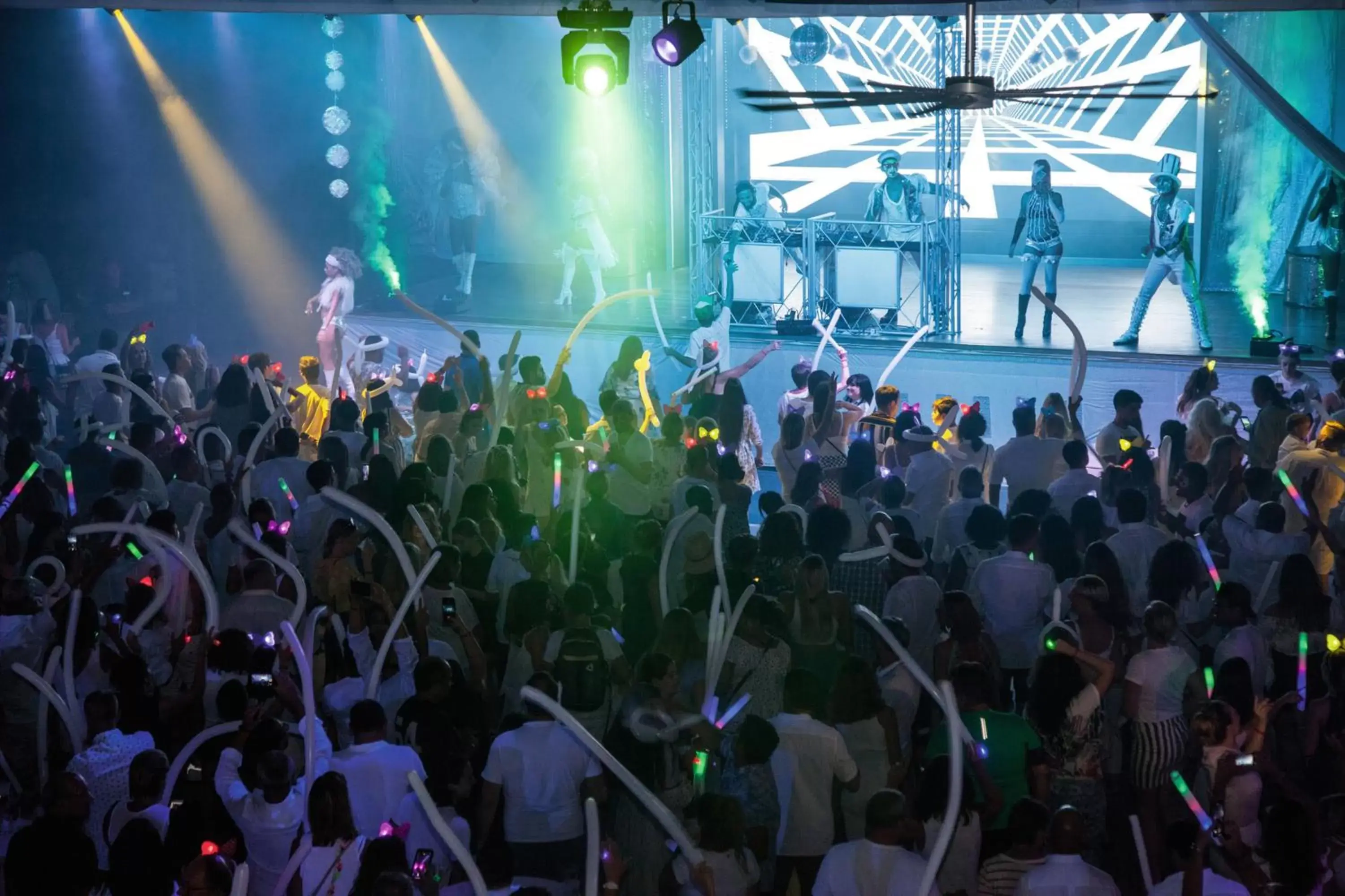 Entertainment in Riu Playacar - All Inclusive