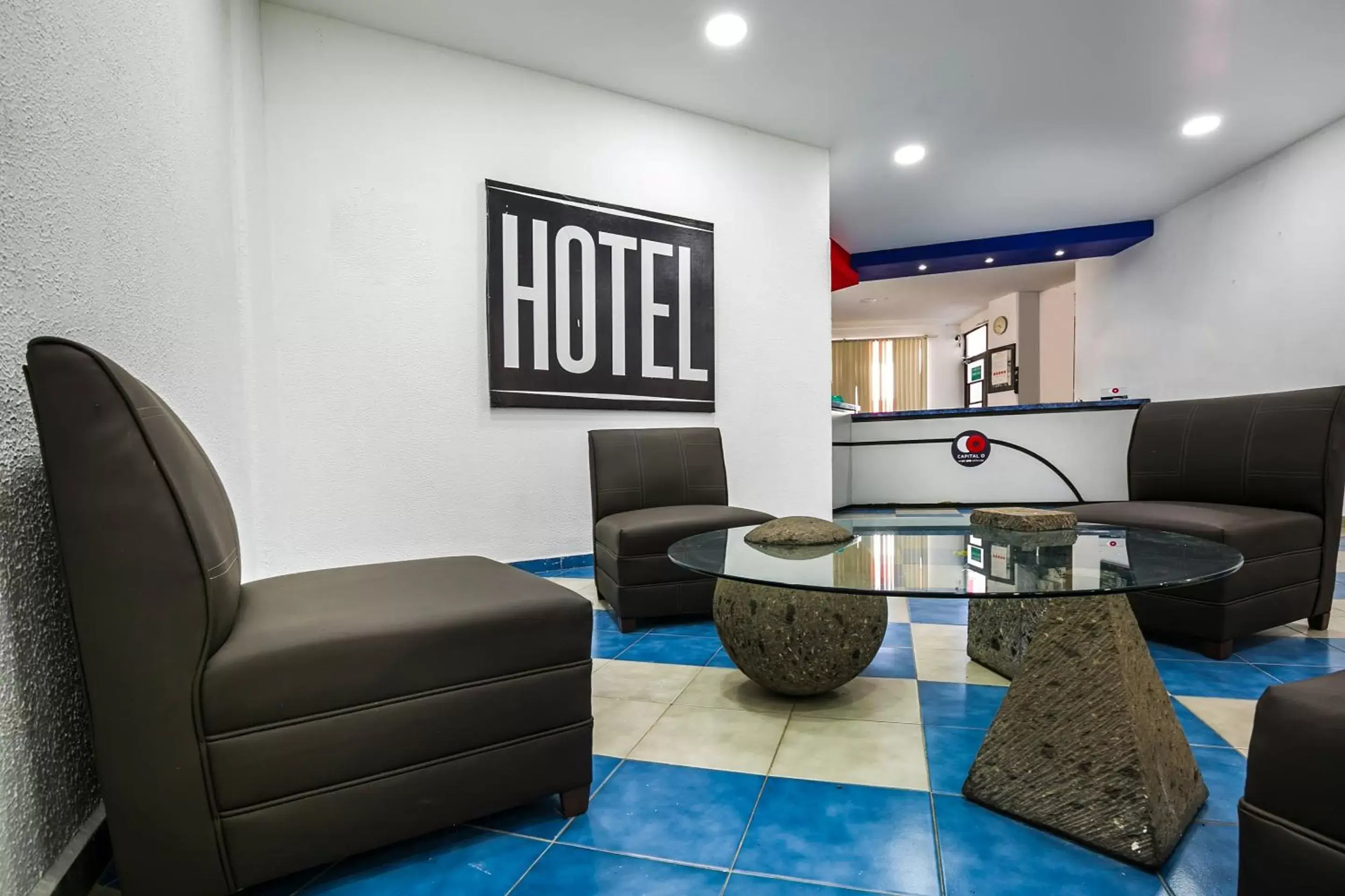 Lobby or reception, Seating Area in Capital O Hotel Casa Blanca, Morelia