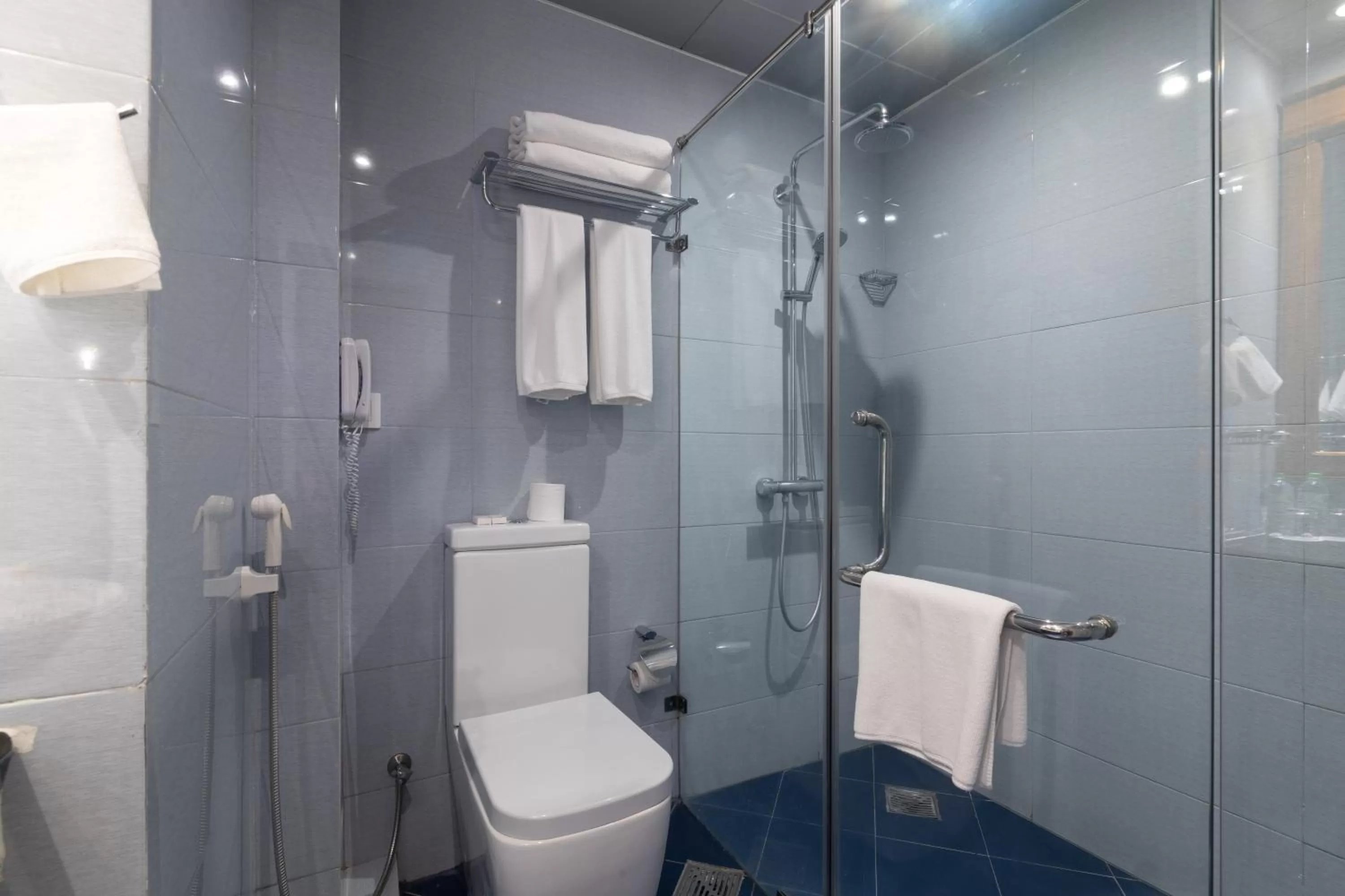 Bathroom in Araliya Green Hills - Where Historic Charm Mingles with Natural Beauty