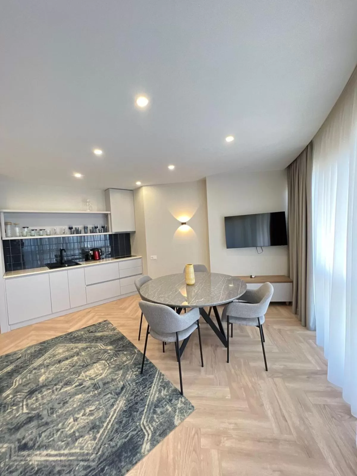 Kitchen or kitchenette in Holiday Lux Sea Towers Batumi