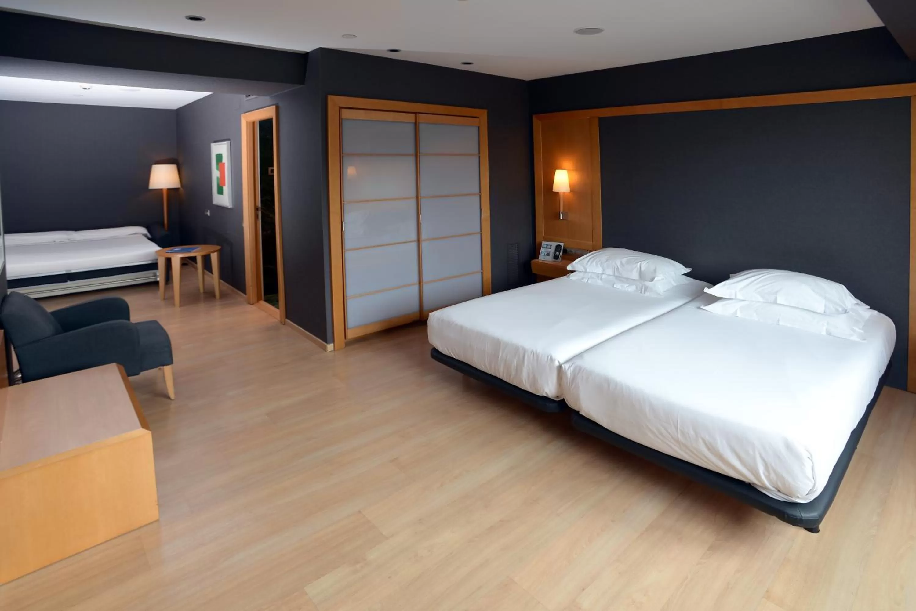 Photo of the whole room, Bed in Hotel Barcelona Universal