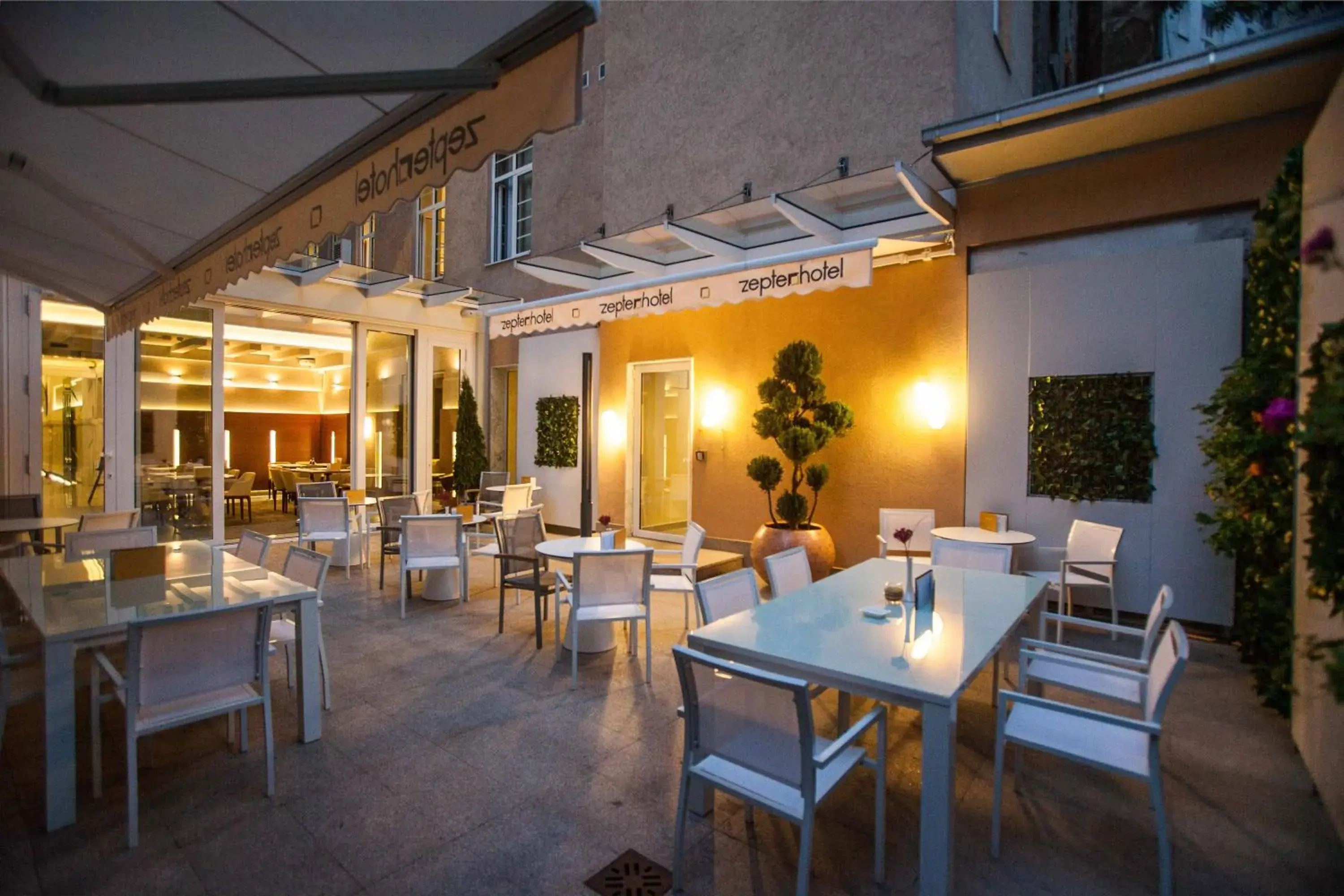 Garden, Restaurant/Places to Eat in Zepter Hotel