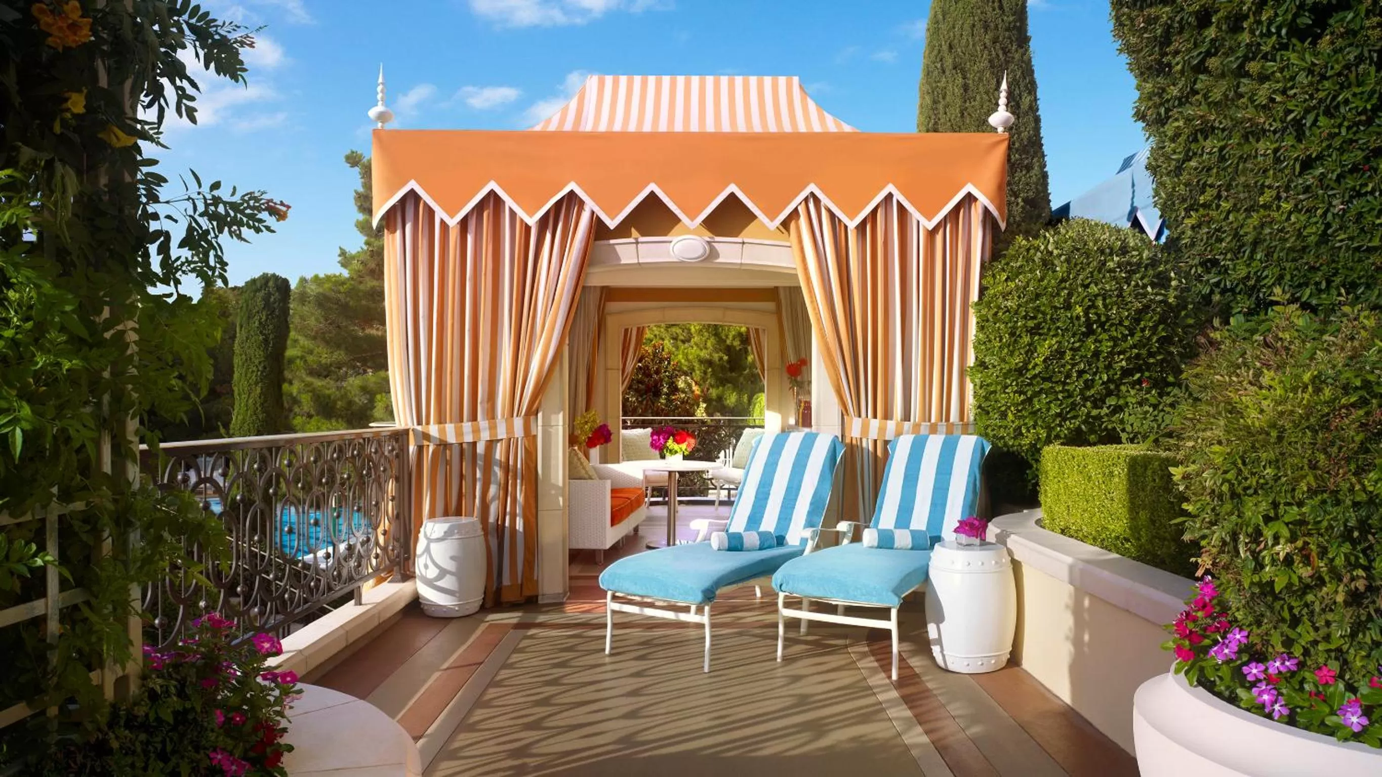 Swimming pool in Wynn Las Vegas