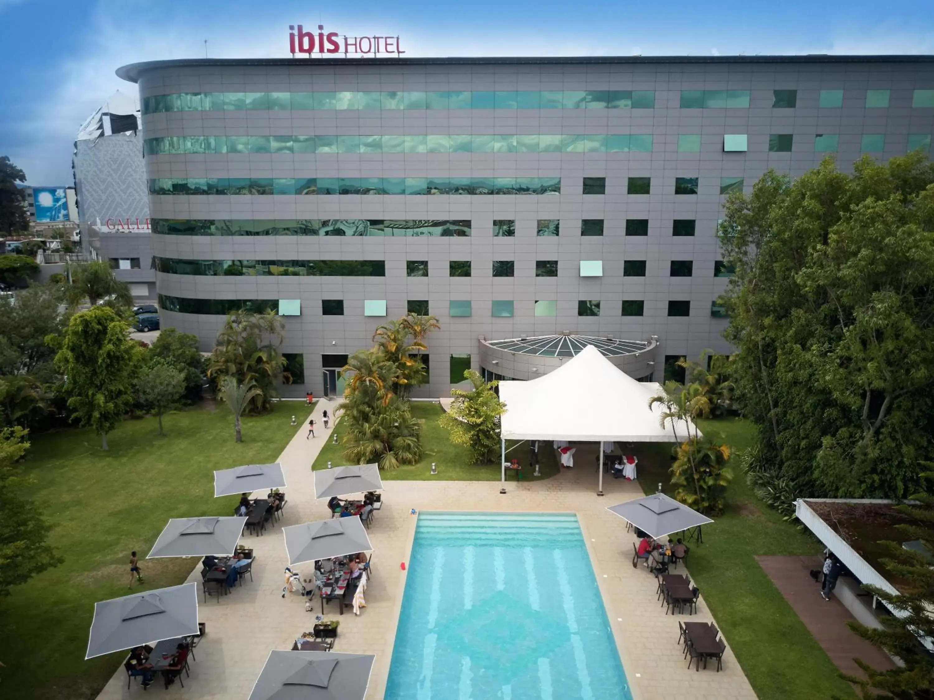 Garden, Pool View in Ibis Antananarivo Ankorondrano