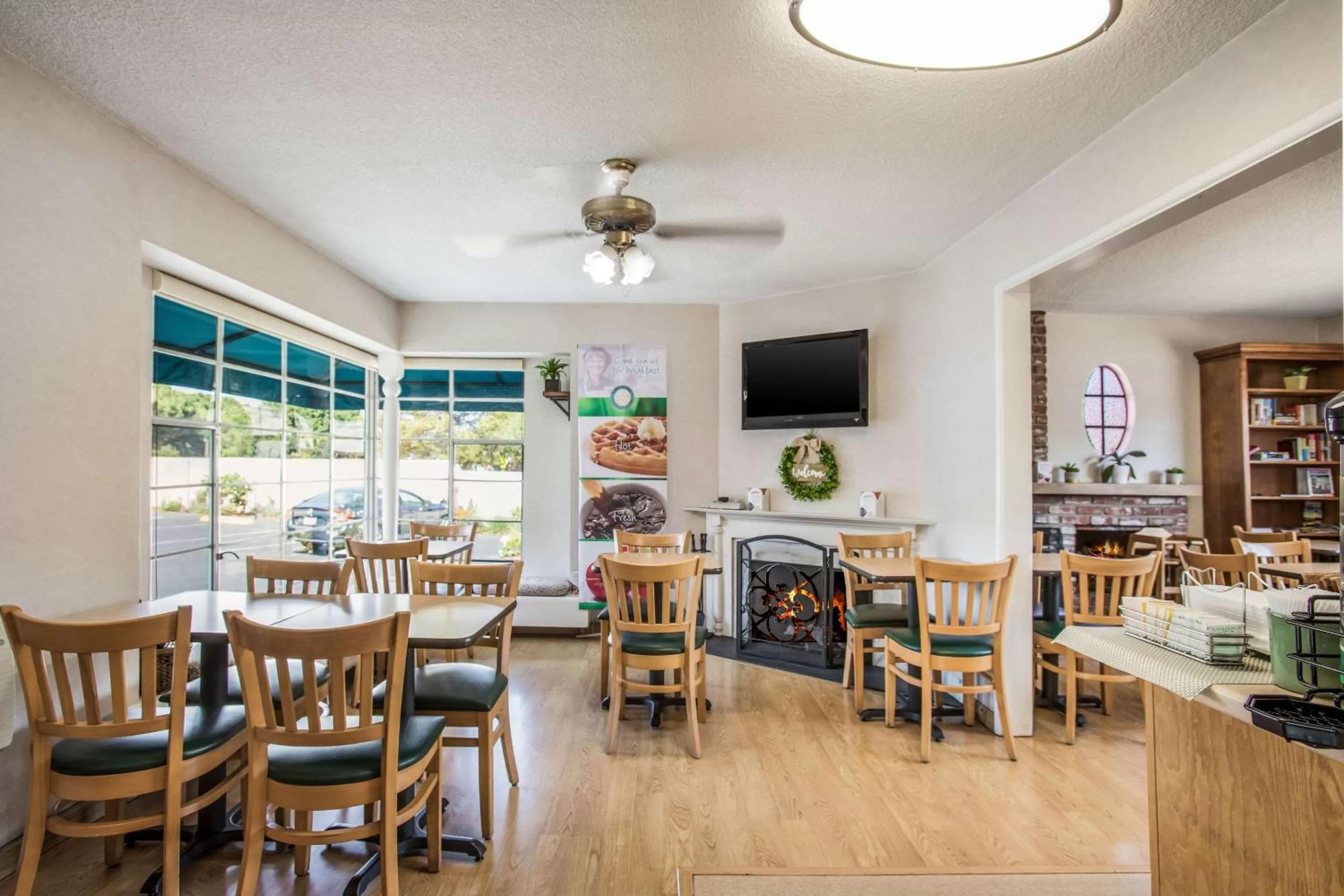 Restaurant/Places to Eat in Quality Inn Santa Barbara