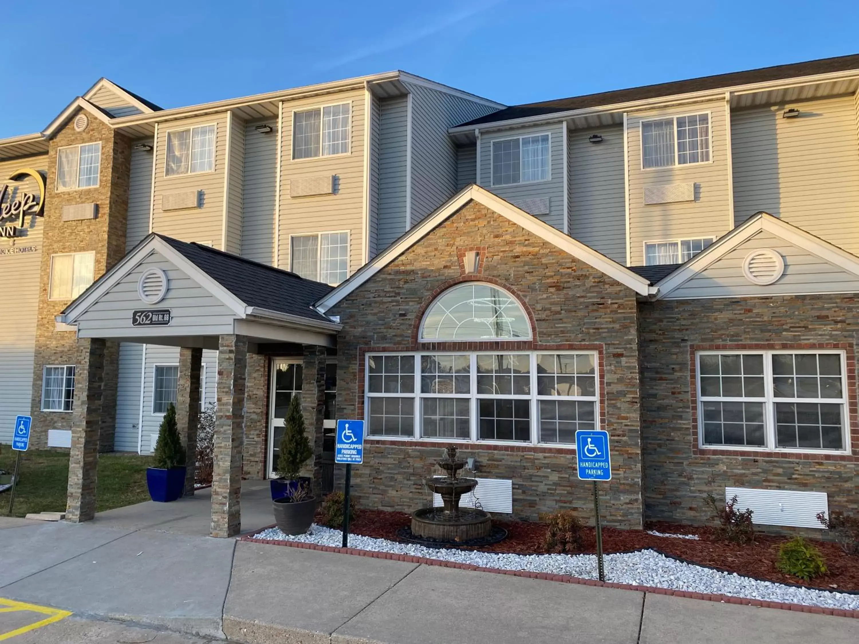 Property building in Sleep Inn St Robert-Fort Leonard Wood Property building in Sleep Inn St Robert-Fort Leonard Wood