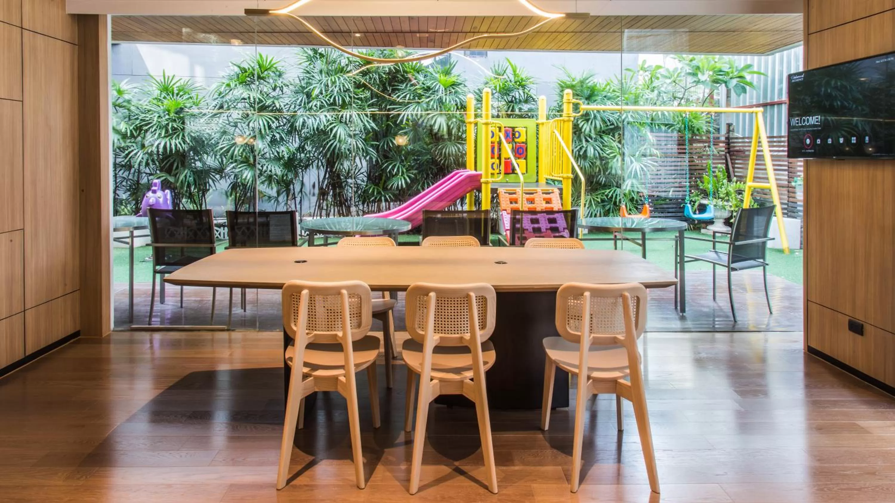 Property building in Oakwood Residence Sukhumvit Thonglor Bangkok