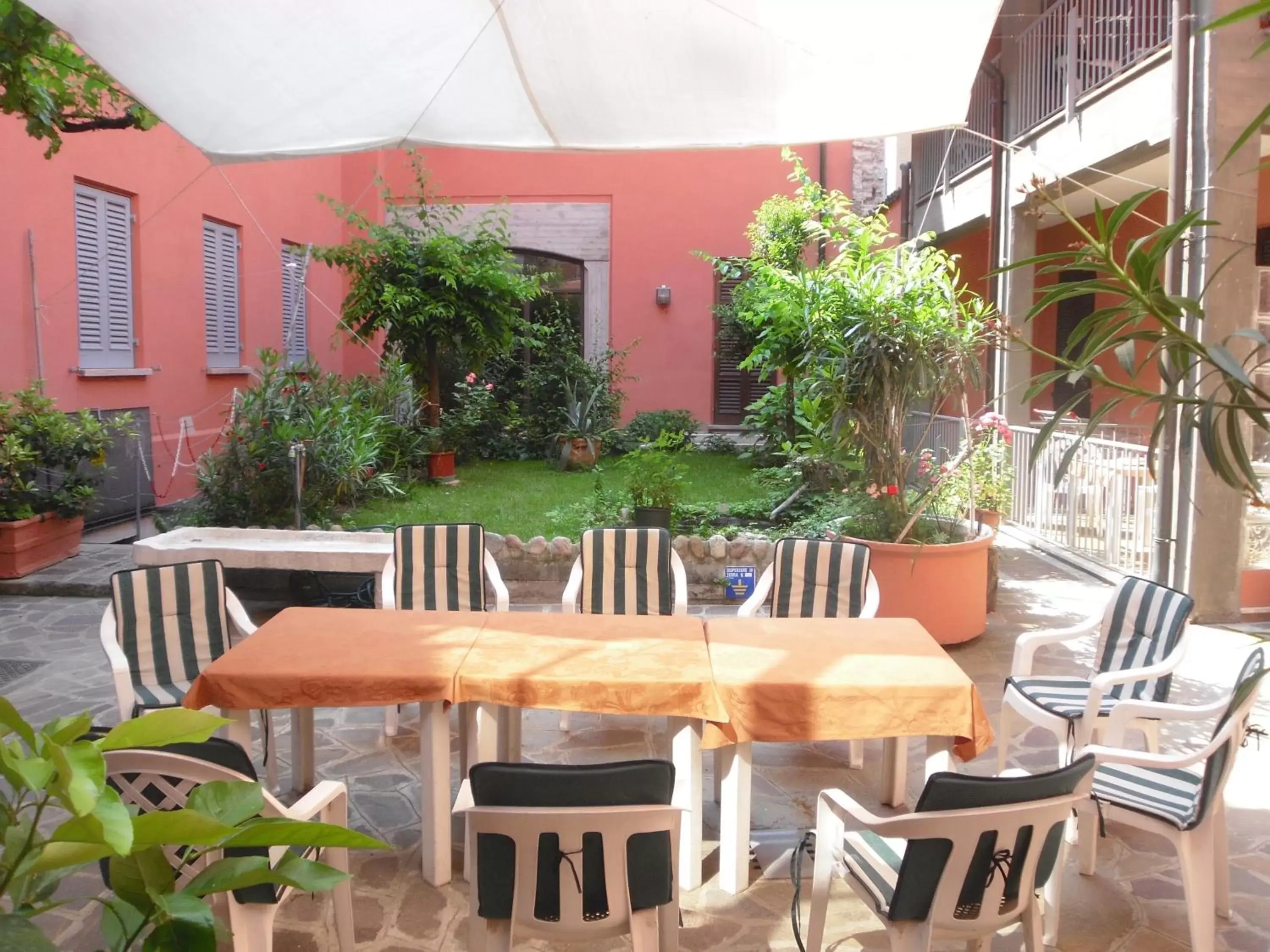 Garden, Restaurant/Places to Eat in Albergo Bianchi Stazione