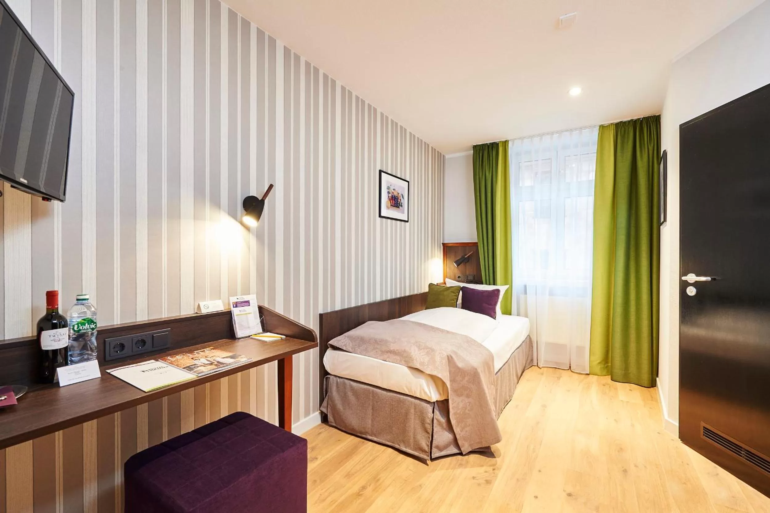 Day, Bed in Hotel Hauser Boutique